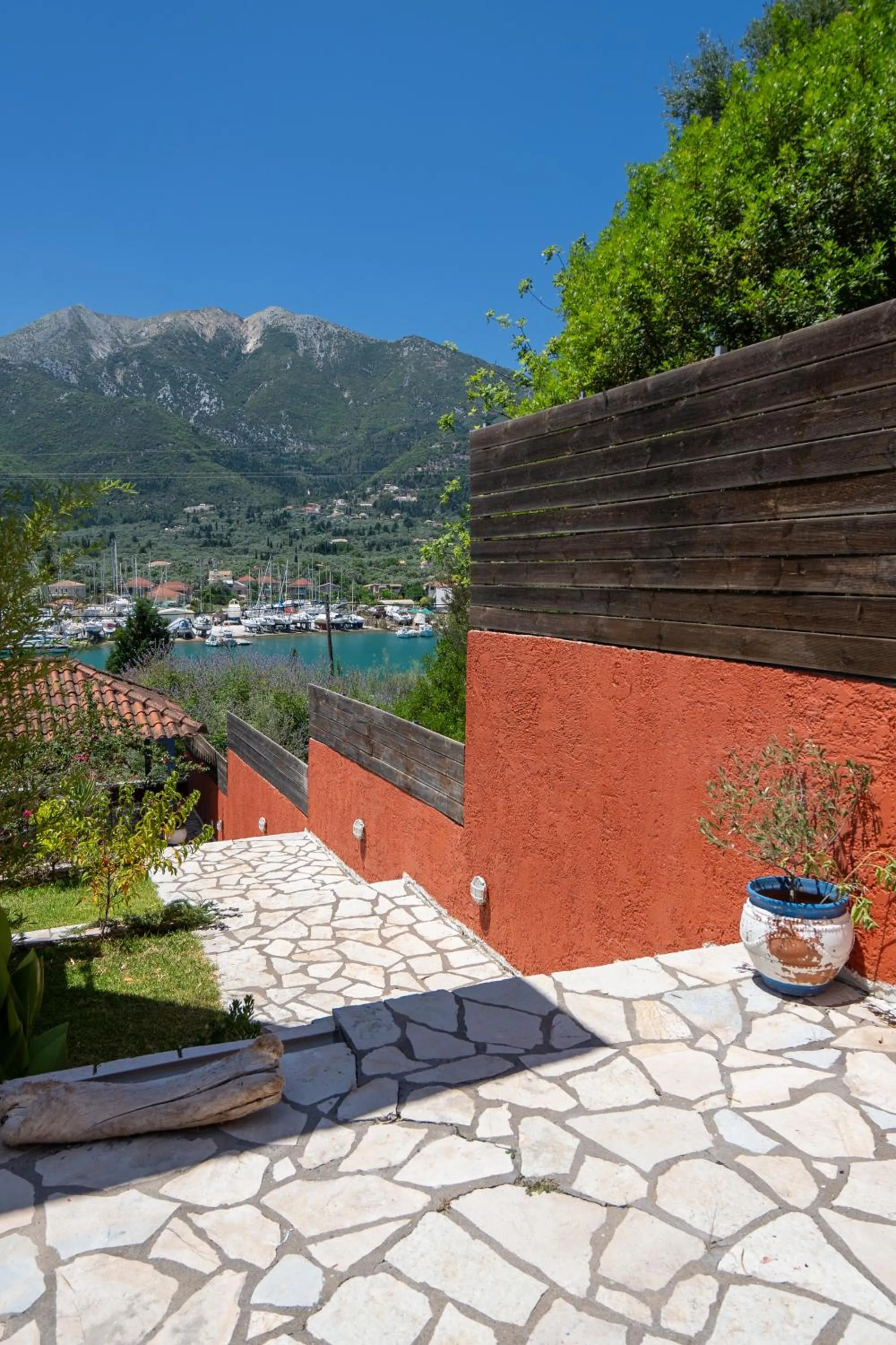 Vliho Bay Boutique Hotel