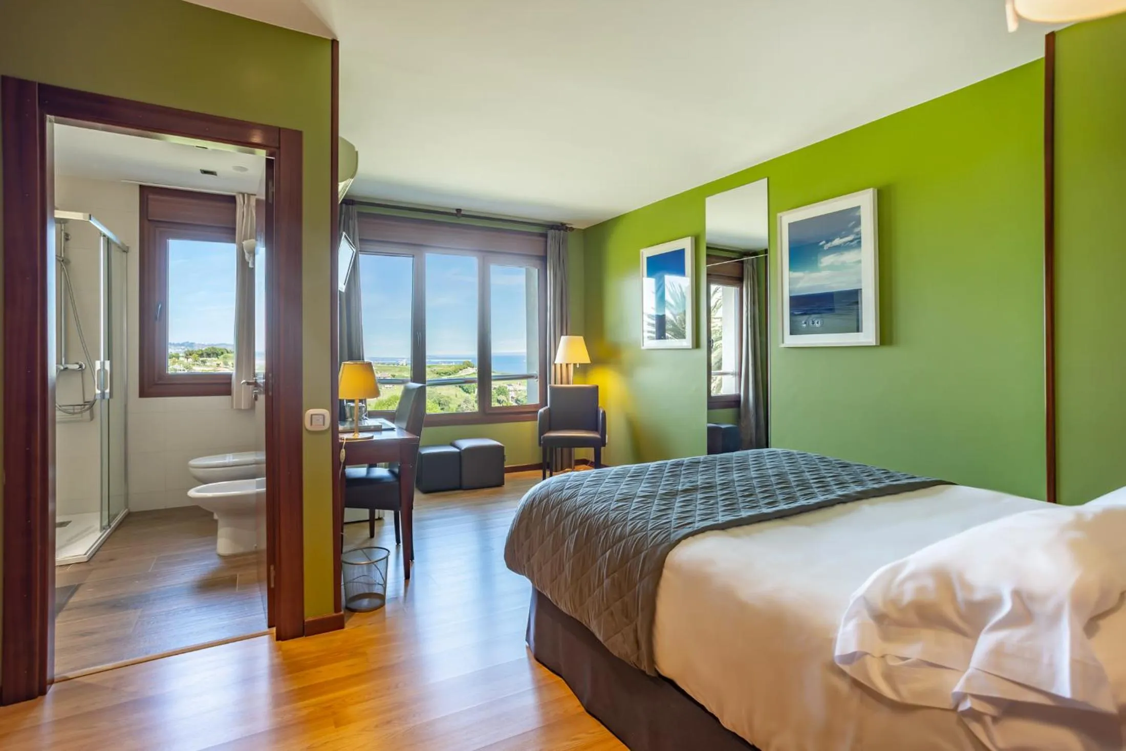 Photo of the whole room, Bed in La Colina