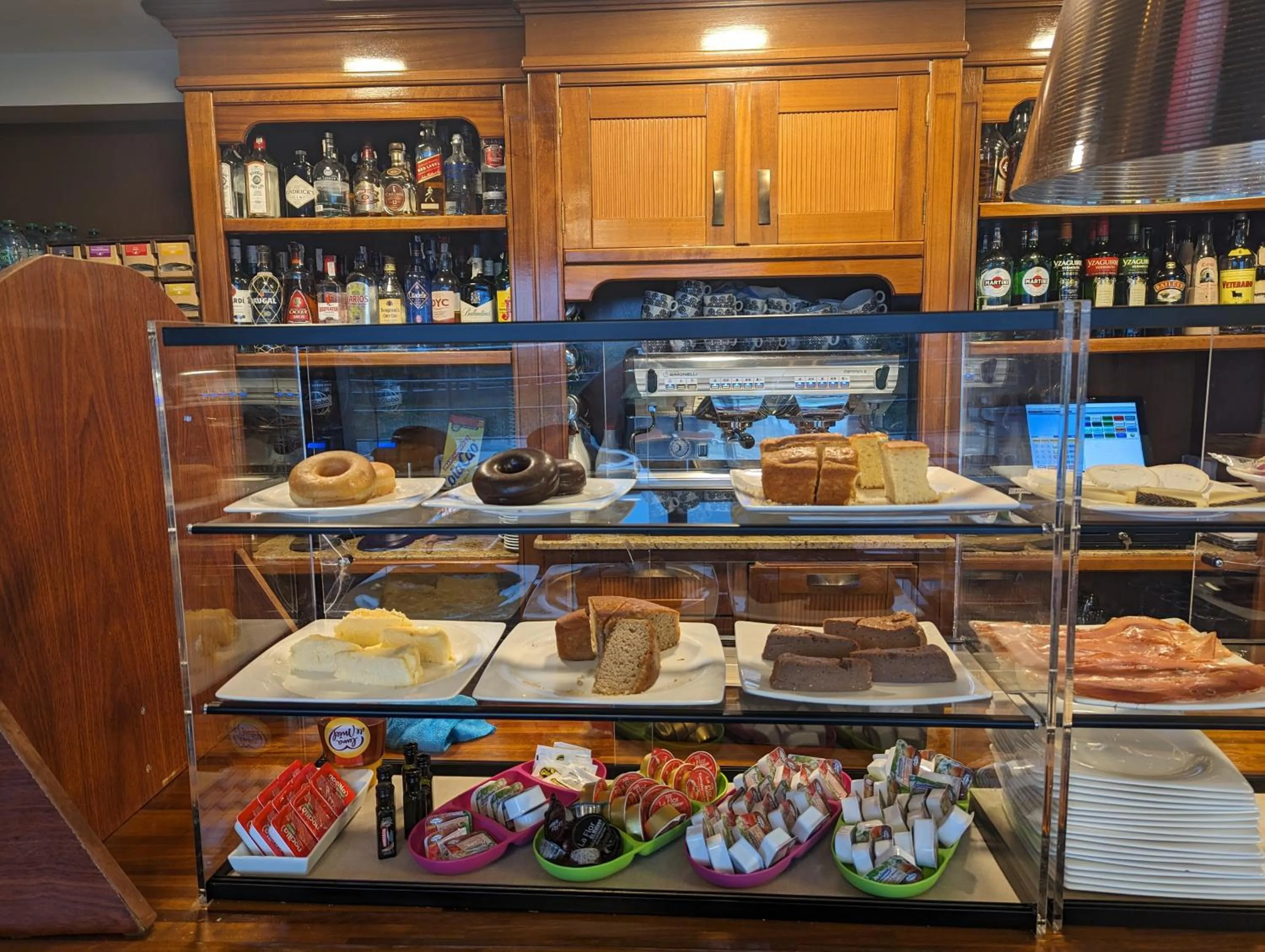 Buffet breakfast in La Colina