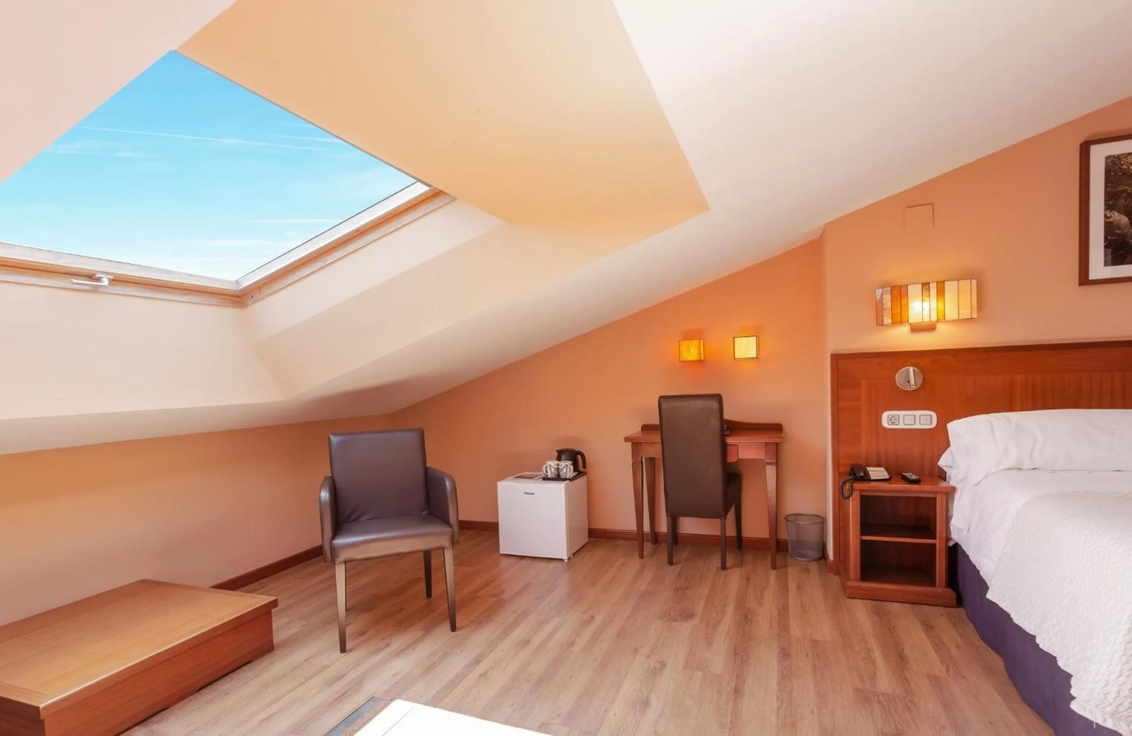 Photo of the whole room, Bed in La Colina