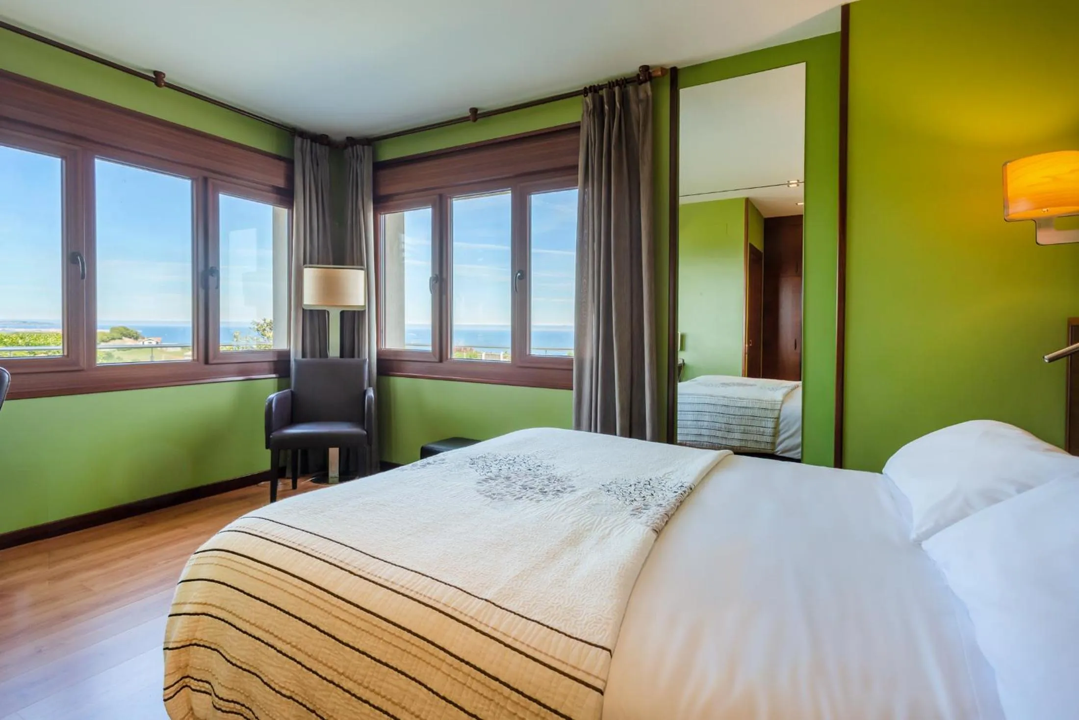 Photo of the whole room, Bed in La Colina