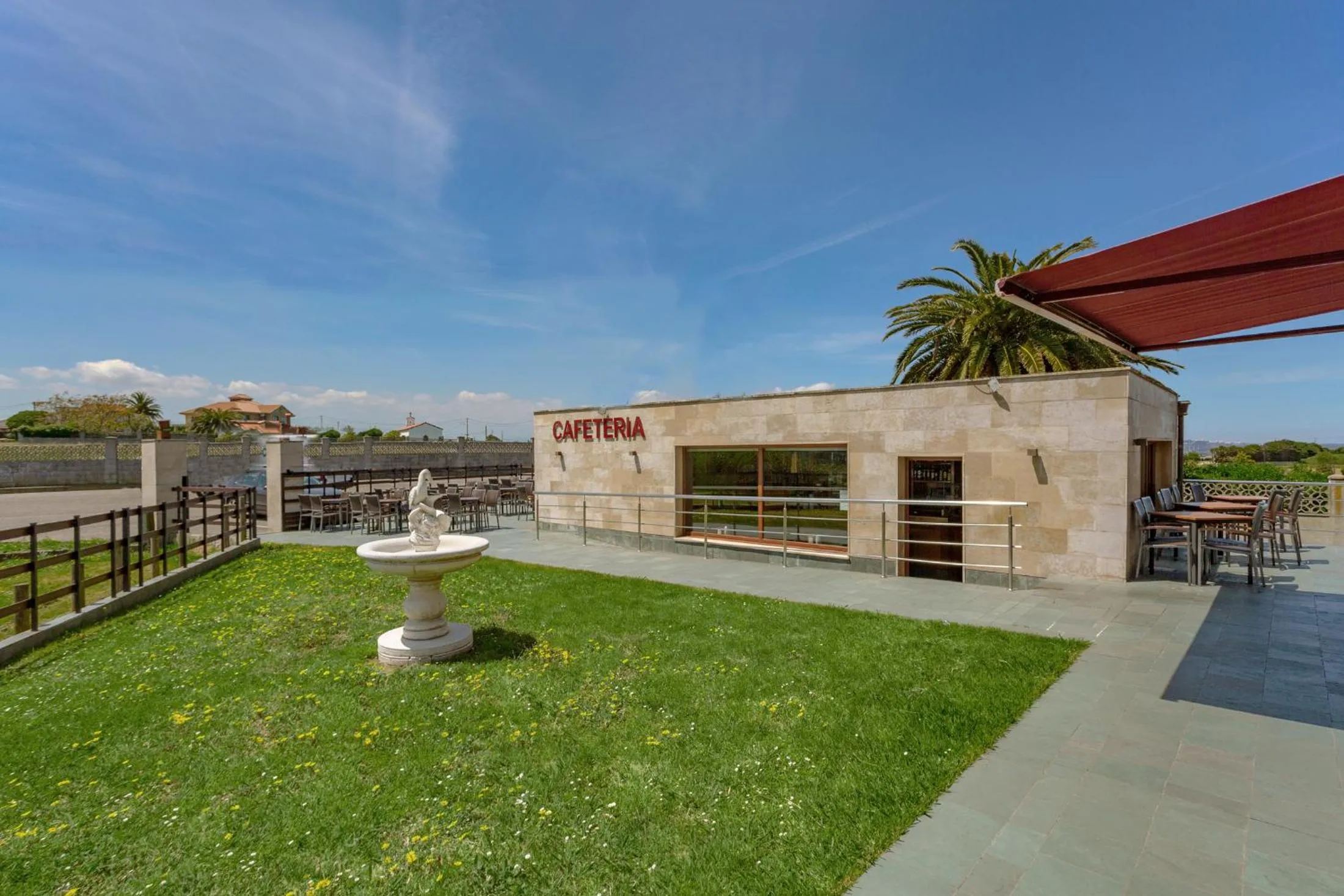 Restaurant/places to eat in La Colina