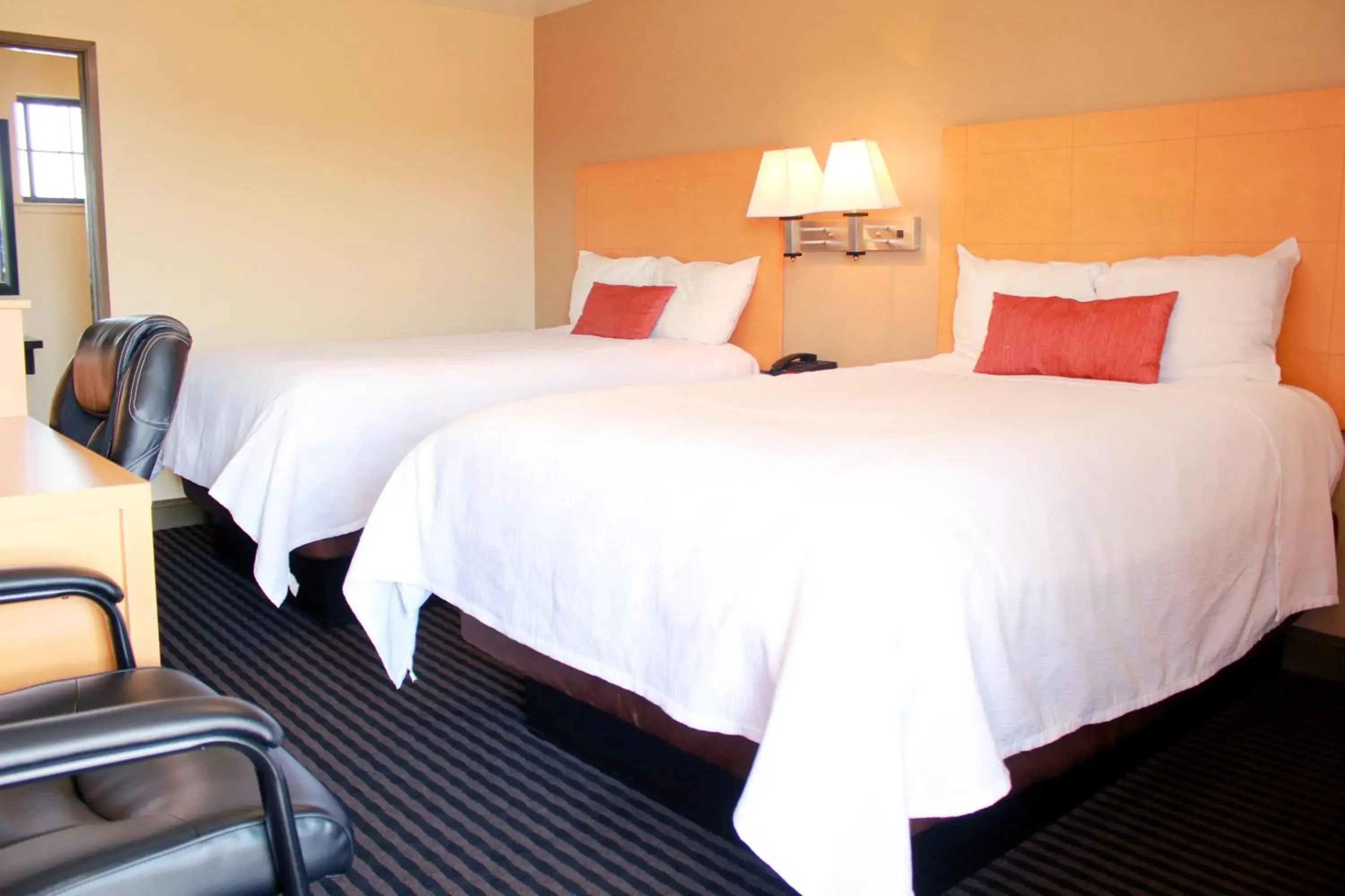 Photo of the whole room, Bed in Travelodge by Wyndham Vallejo Photo of the whole room, Bed in Travelodge by Wyndham Vallejo