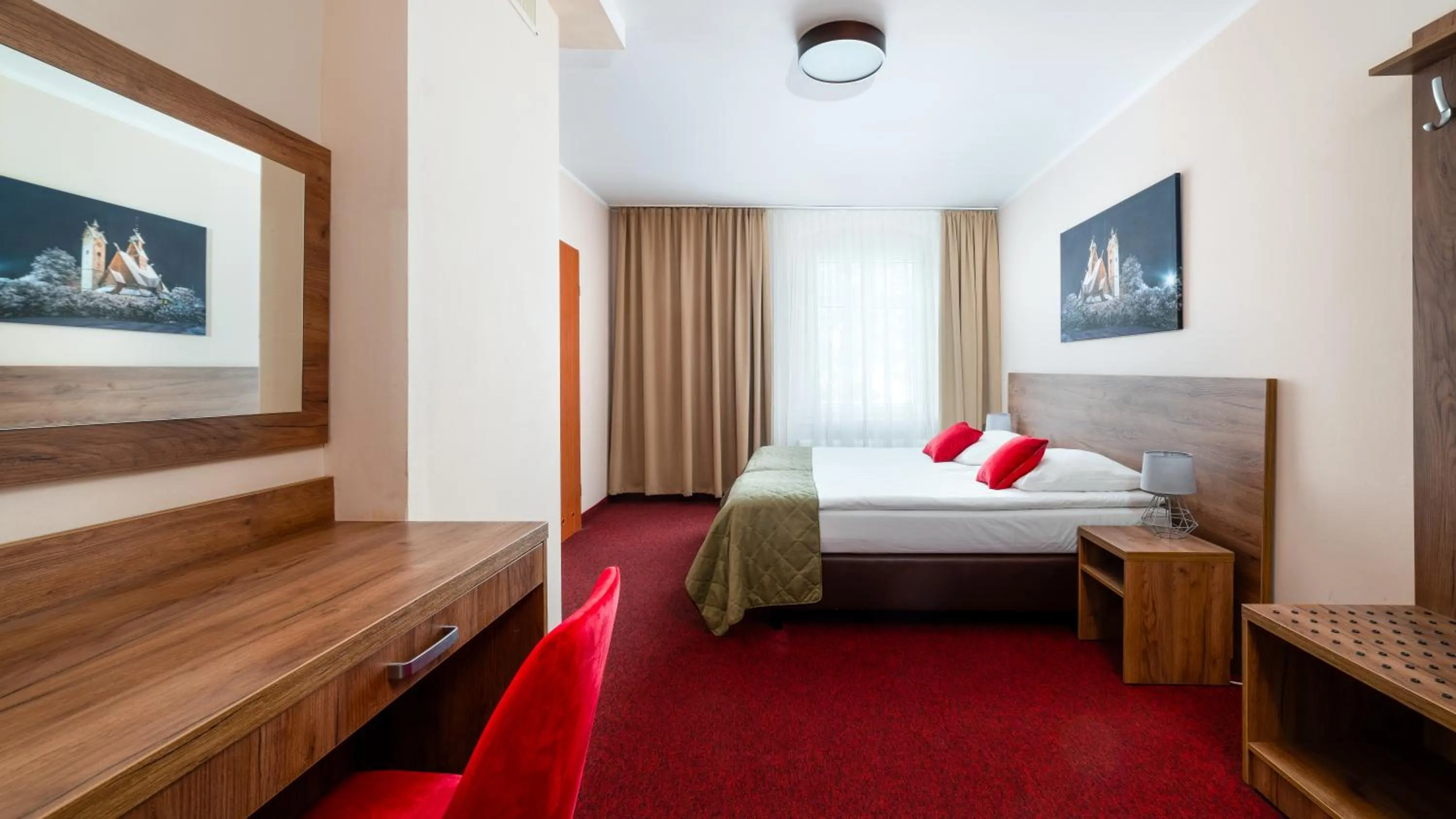 Bed in Leśny Dwór Karpacz Piekarnia Mio Padre Restauracja Mamma Mia