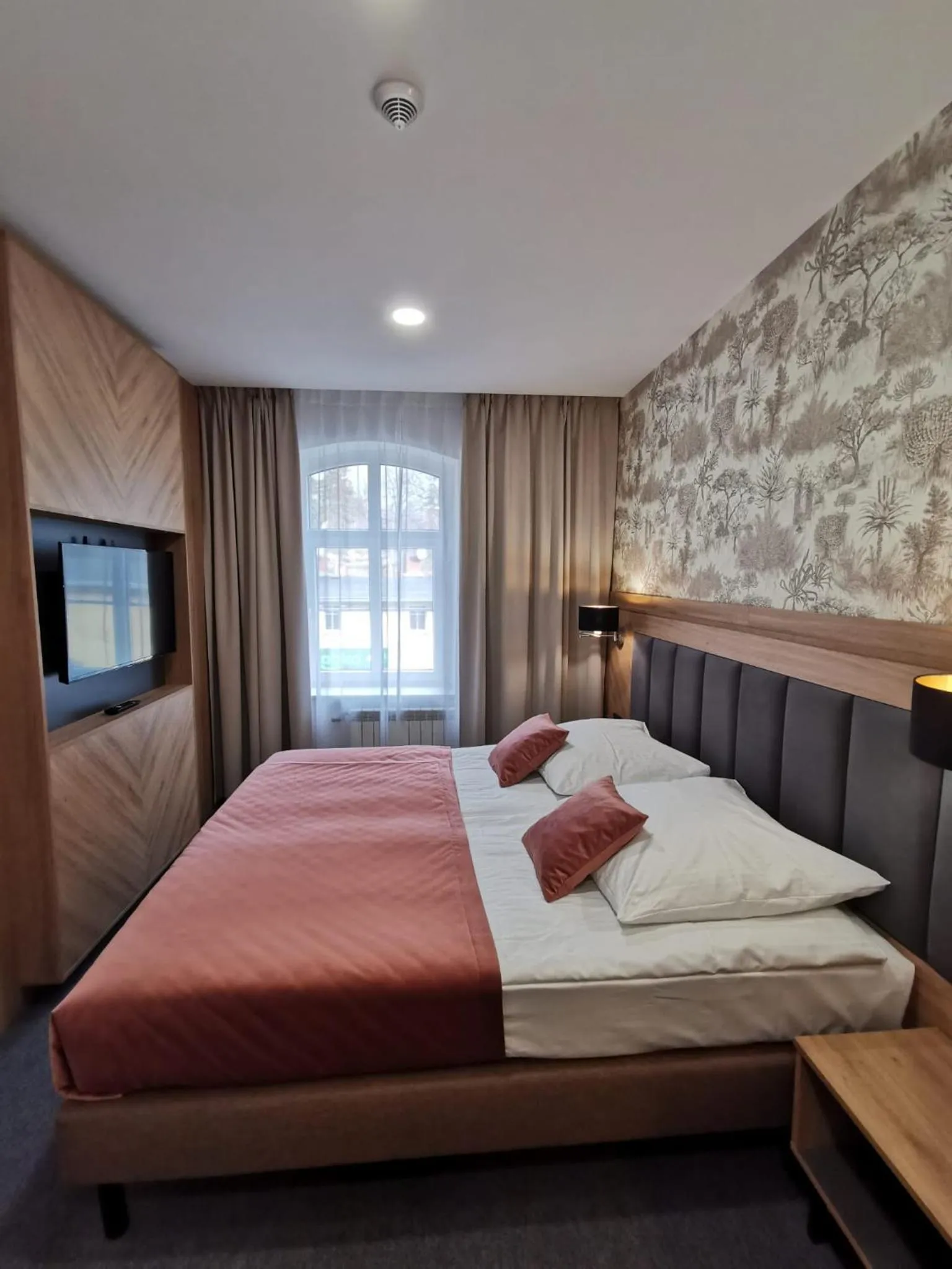 Bed in Leśny Dwór Karpacz Piekarnia Mio Padre Restauracja Mamma Mia