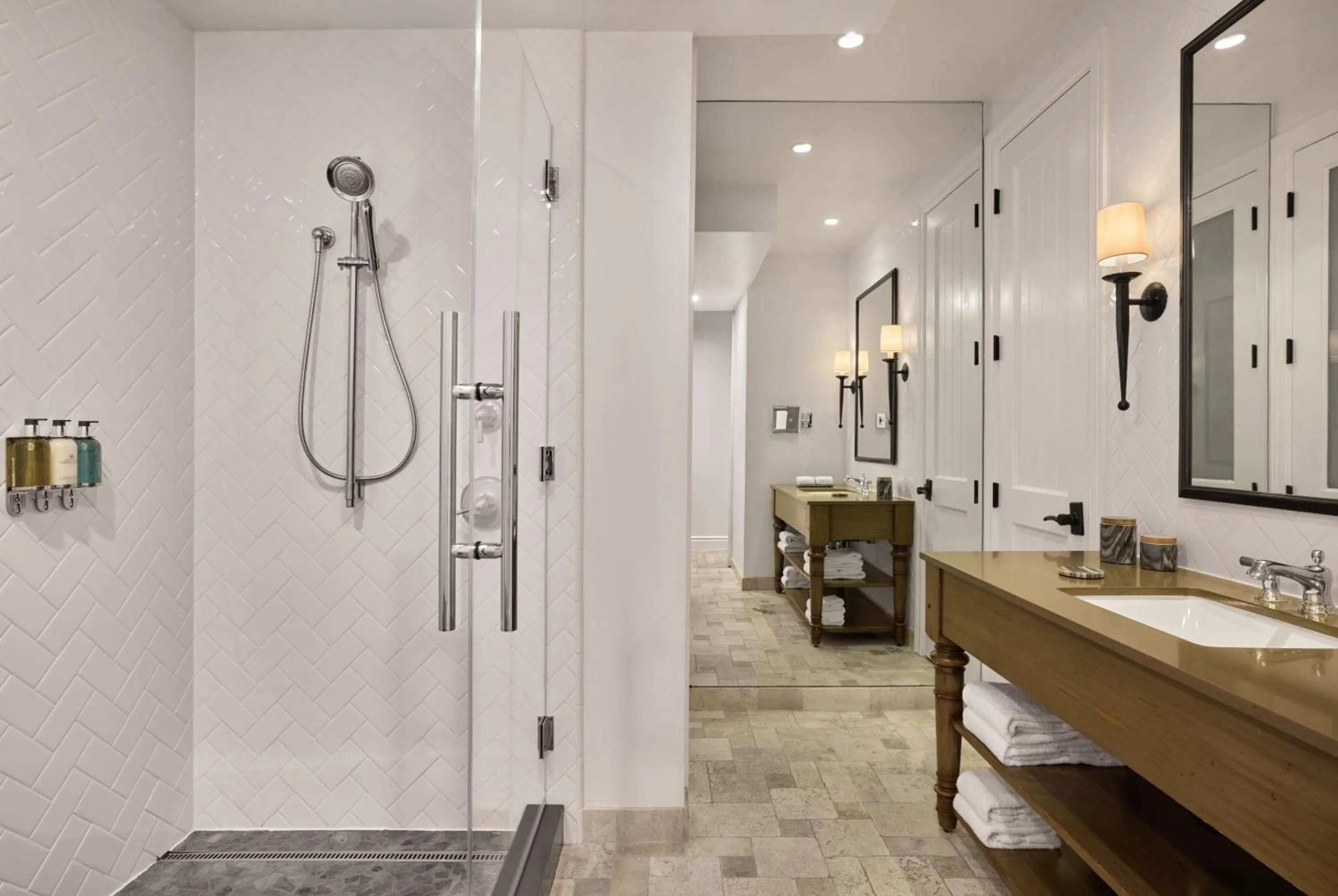 Shower in Hotel Yountville