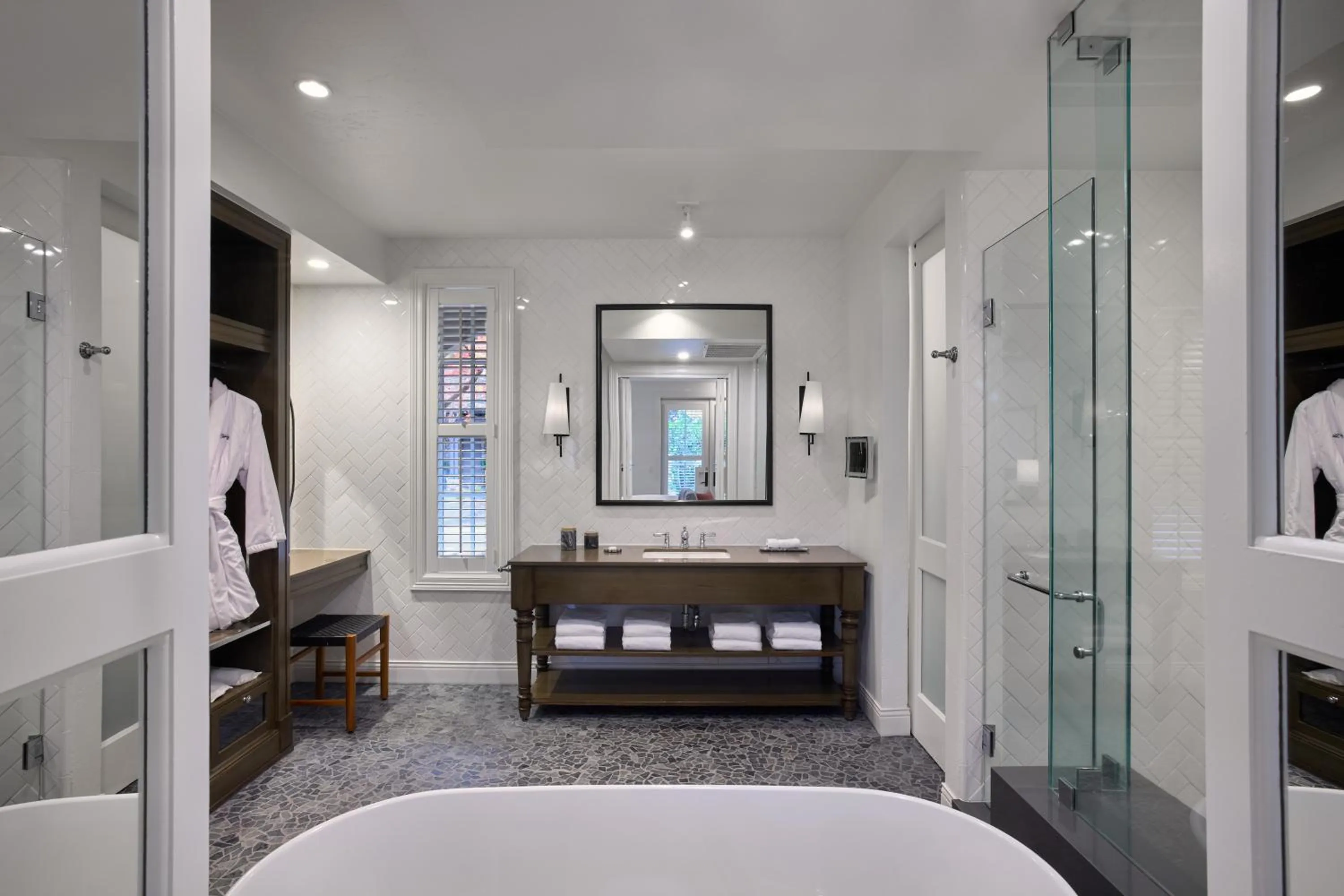 Bathroom in Hotel Yountville