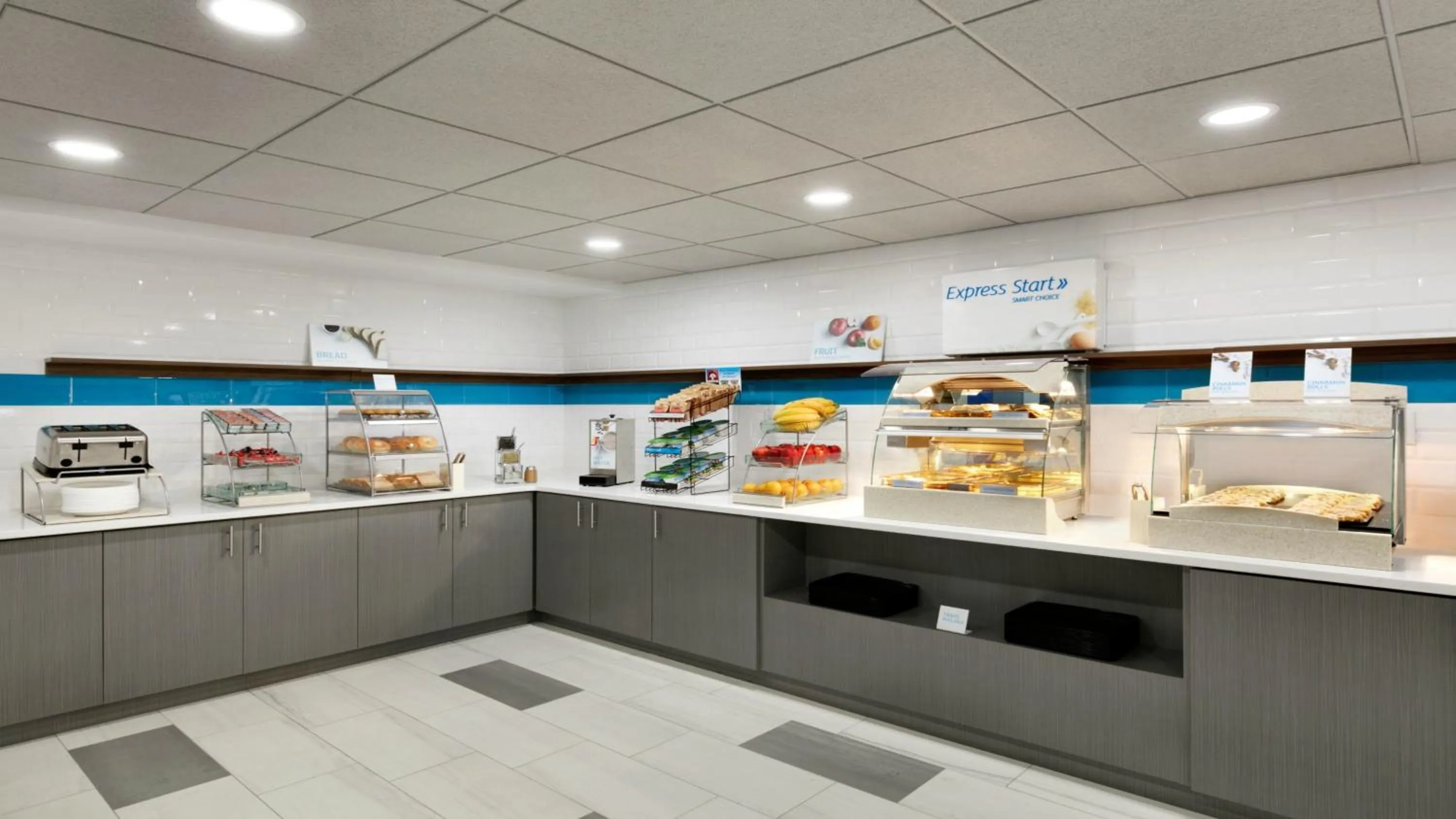 Breakfast in Holiday Inn Express - Williamsburg Busch Gardens Area by IHG