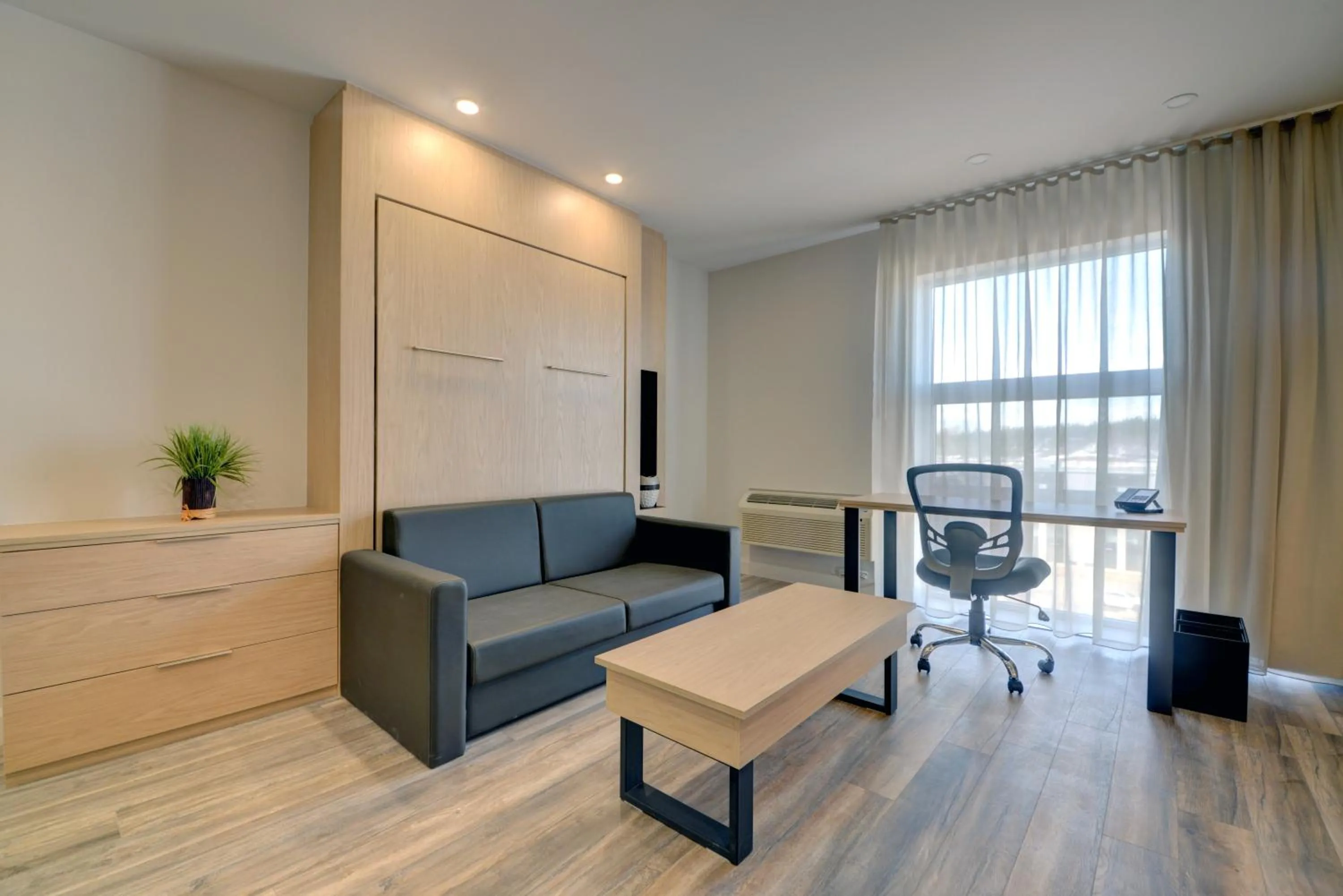 Bed in Hôtel Universel, Centre de congrès Rivière-du-Loup