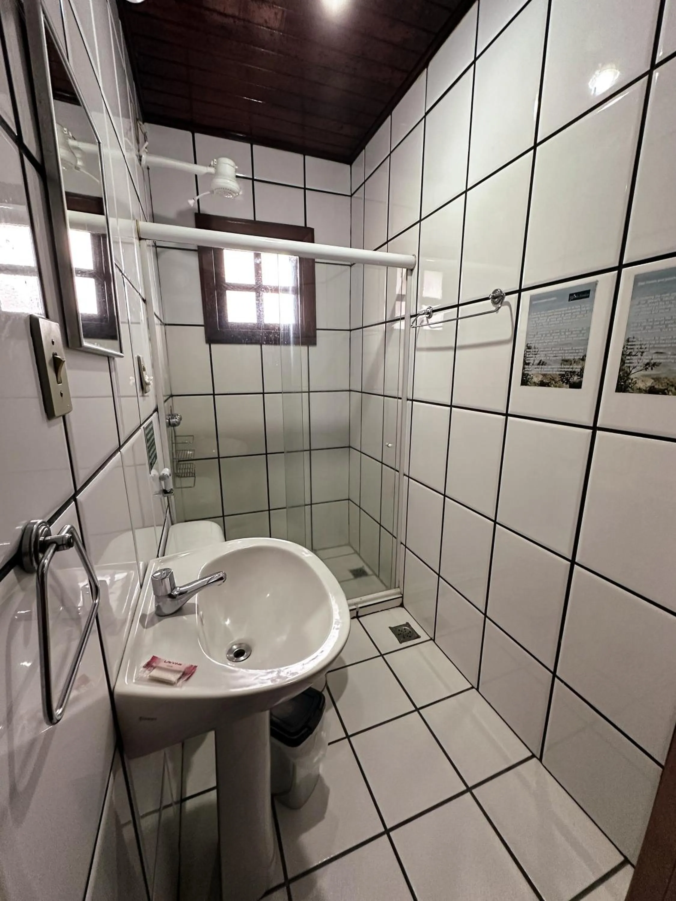 Shower in Pousada Sanhaço