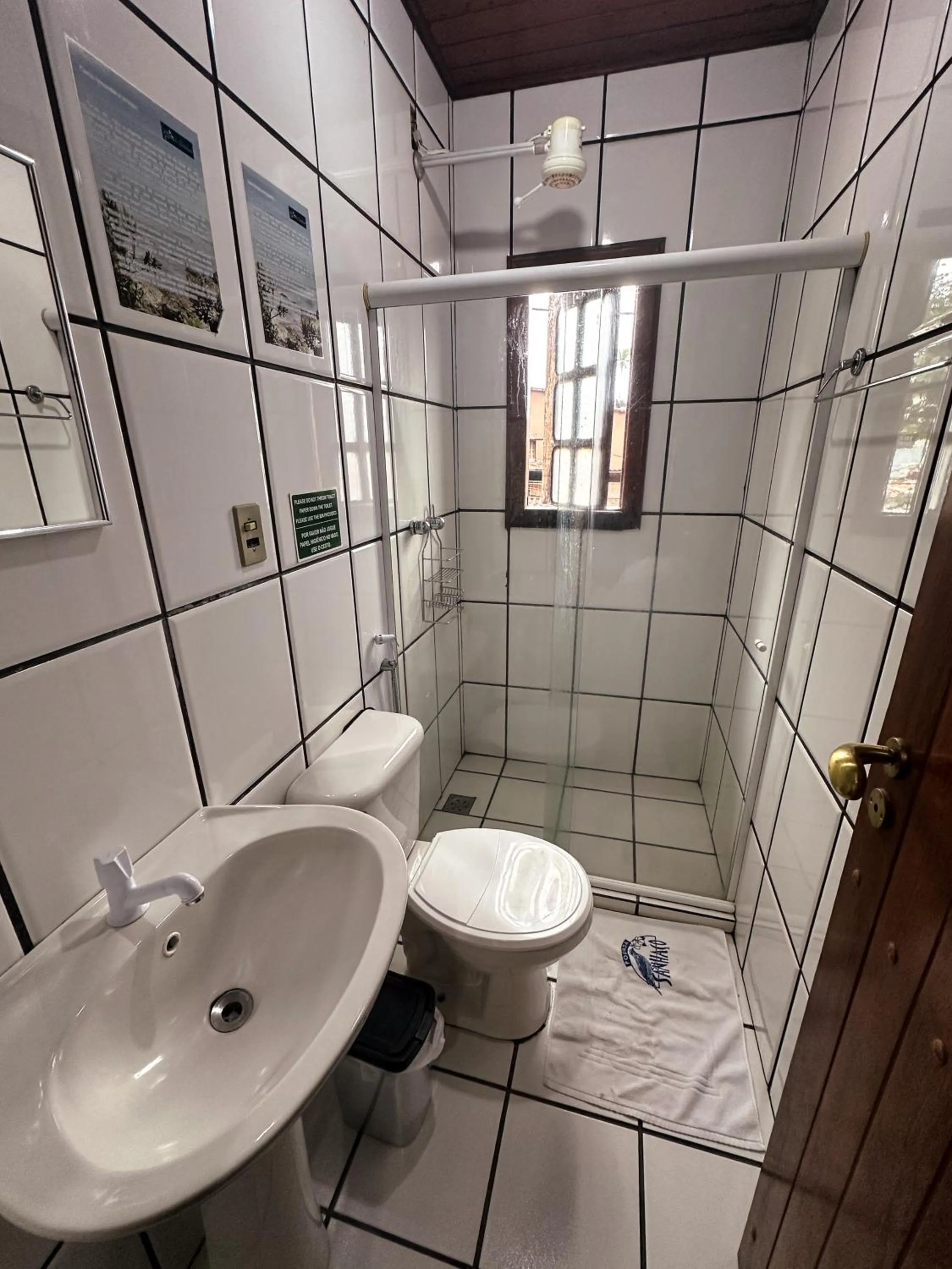 Shower in Pousada Sanhaço