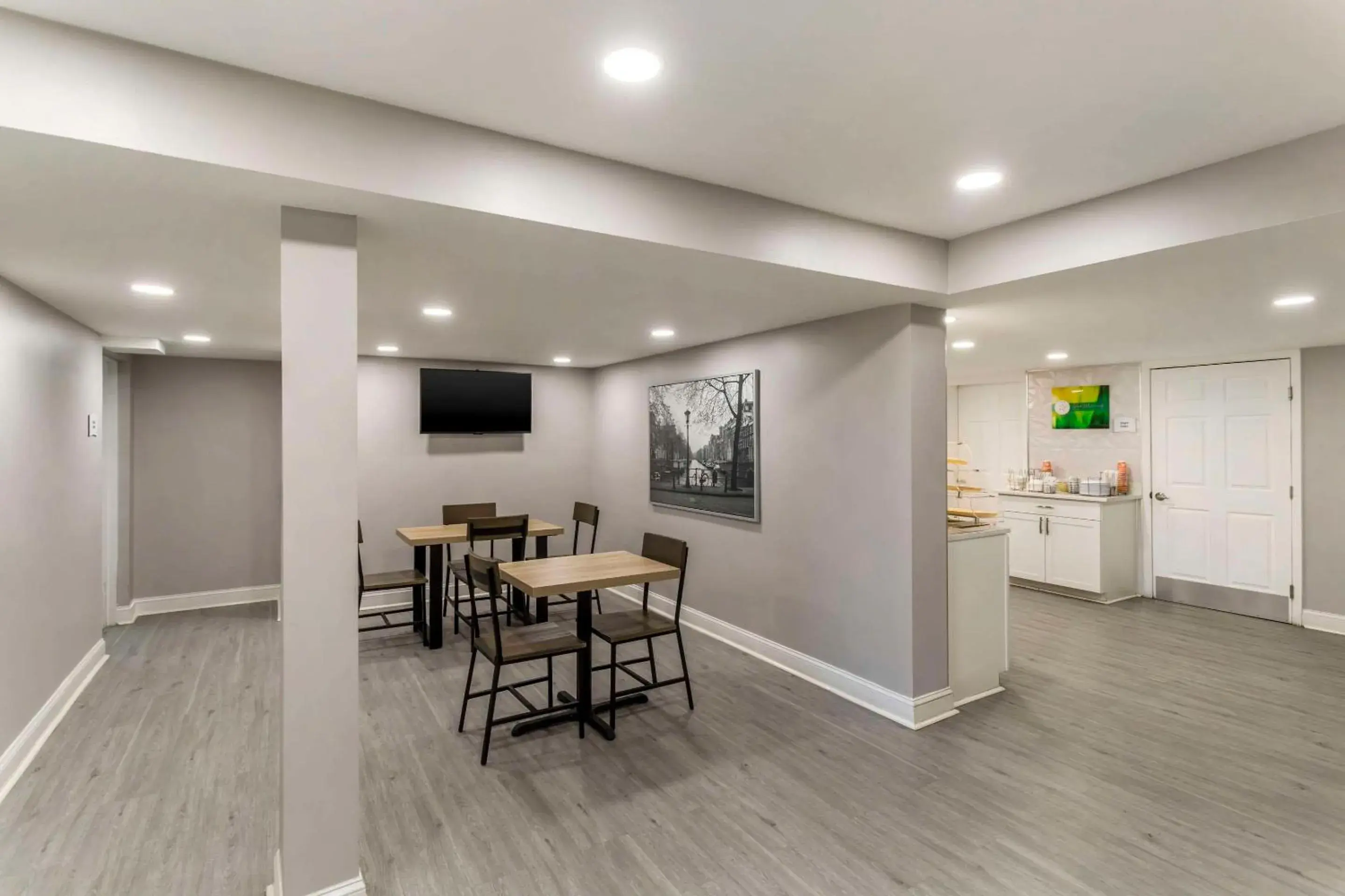 Breakfast in Quality Inn Gainesville near University Breakfast in Quality Inn Gainesville near University