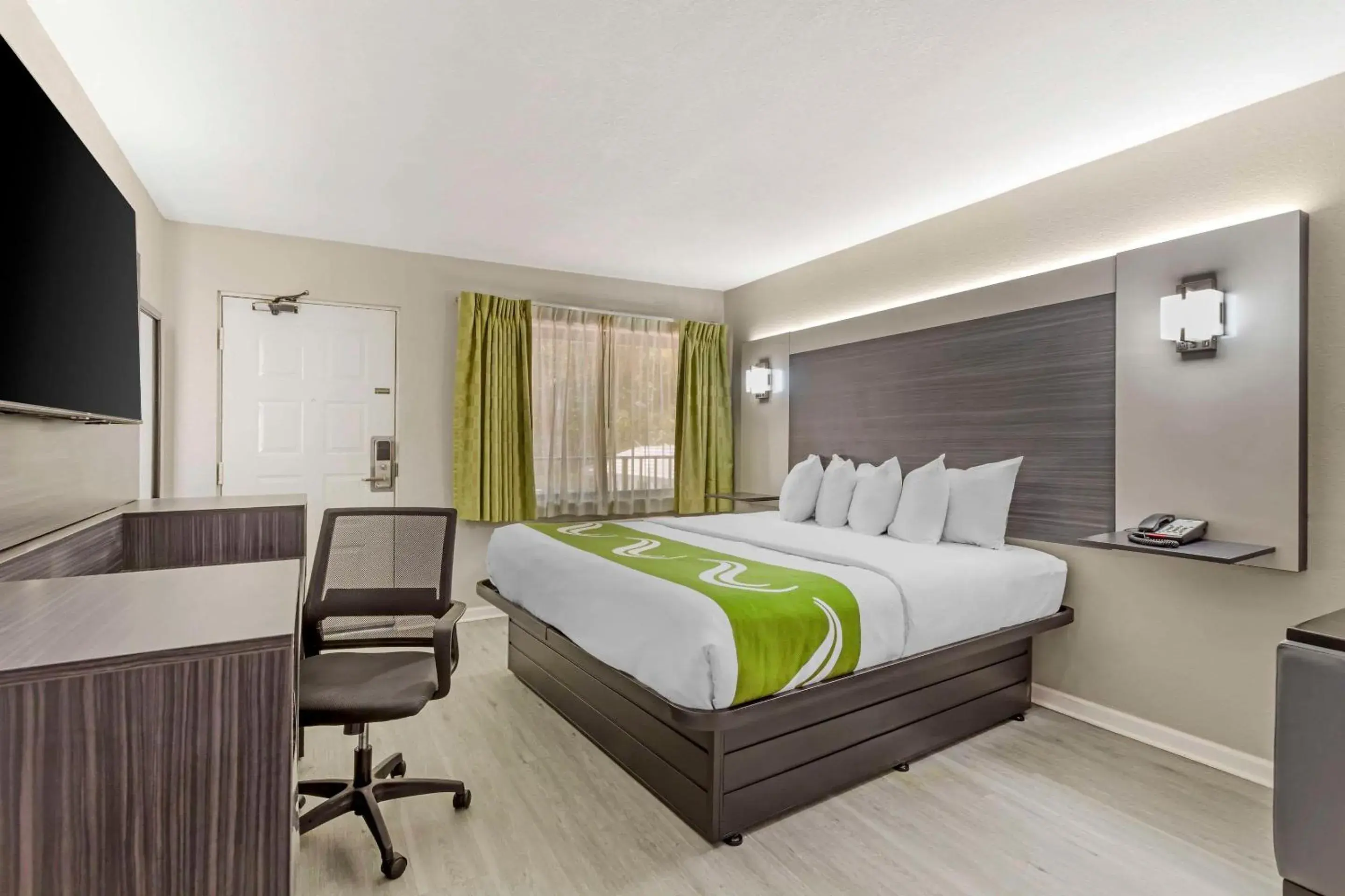 King Room - Non-Smoking in Quality Inn Gainesville near University King Room - Non-Smoking in Quality Inn Gainesville near University