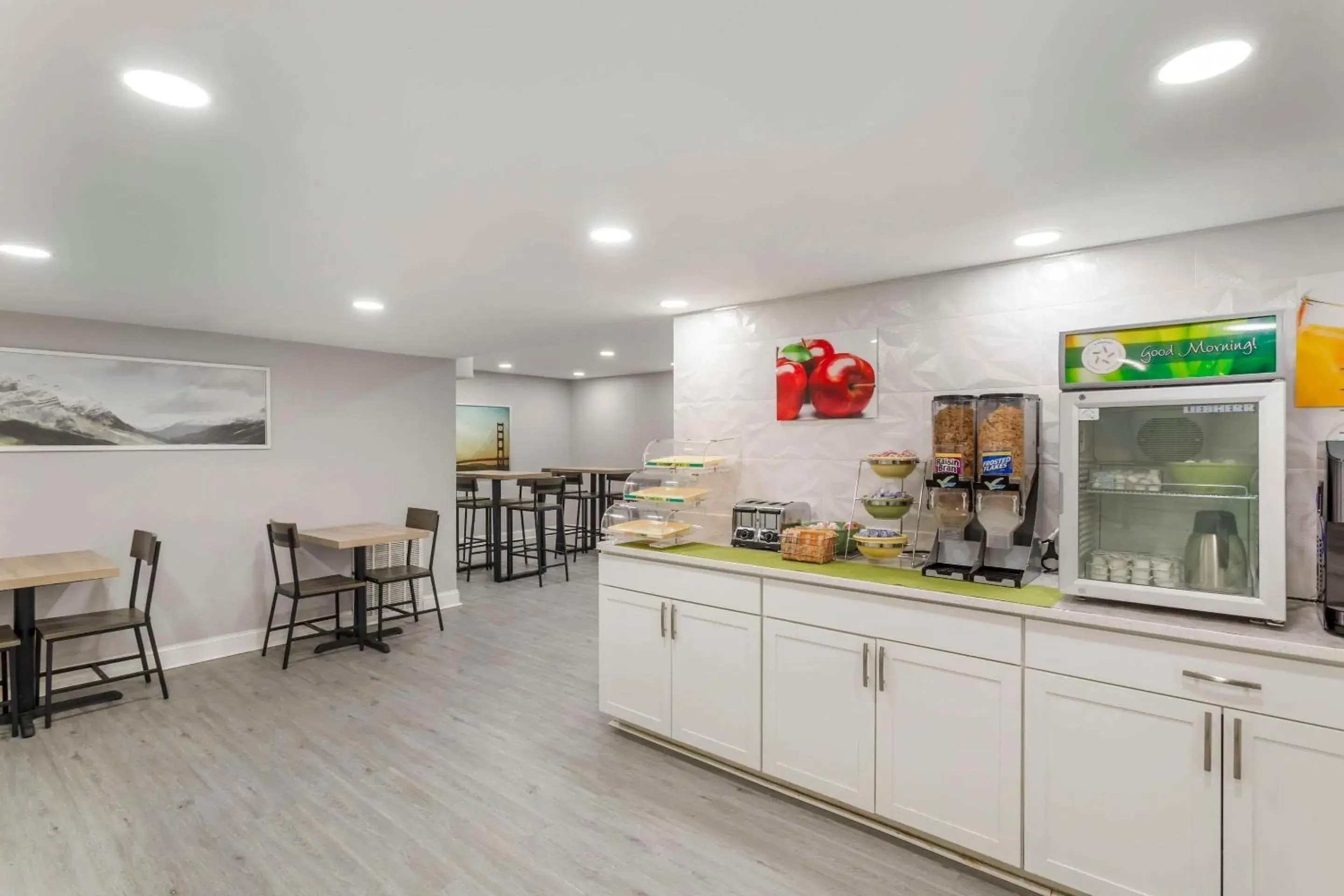 Breakfast in Quality Inn Gainesville near University Breakfast in Quality Inn Gainesville near University