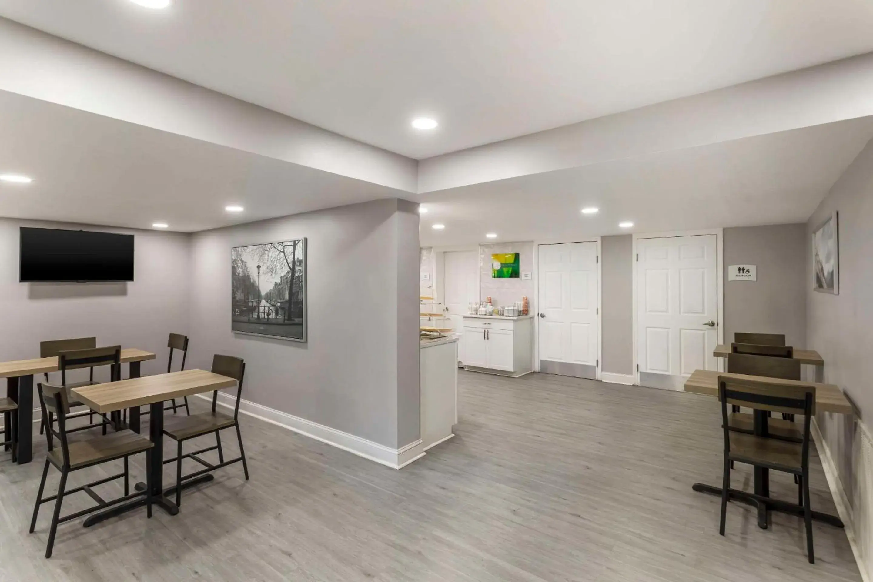 Breakfast in Quality Inn Gainesville near University Breakfast in Quality Inn Gainesville near University