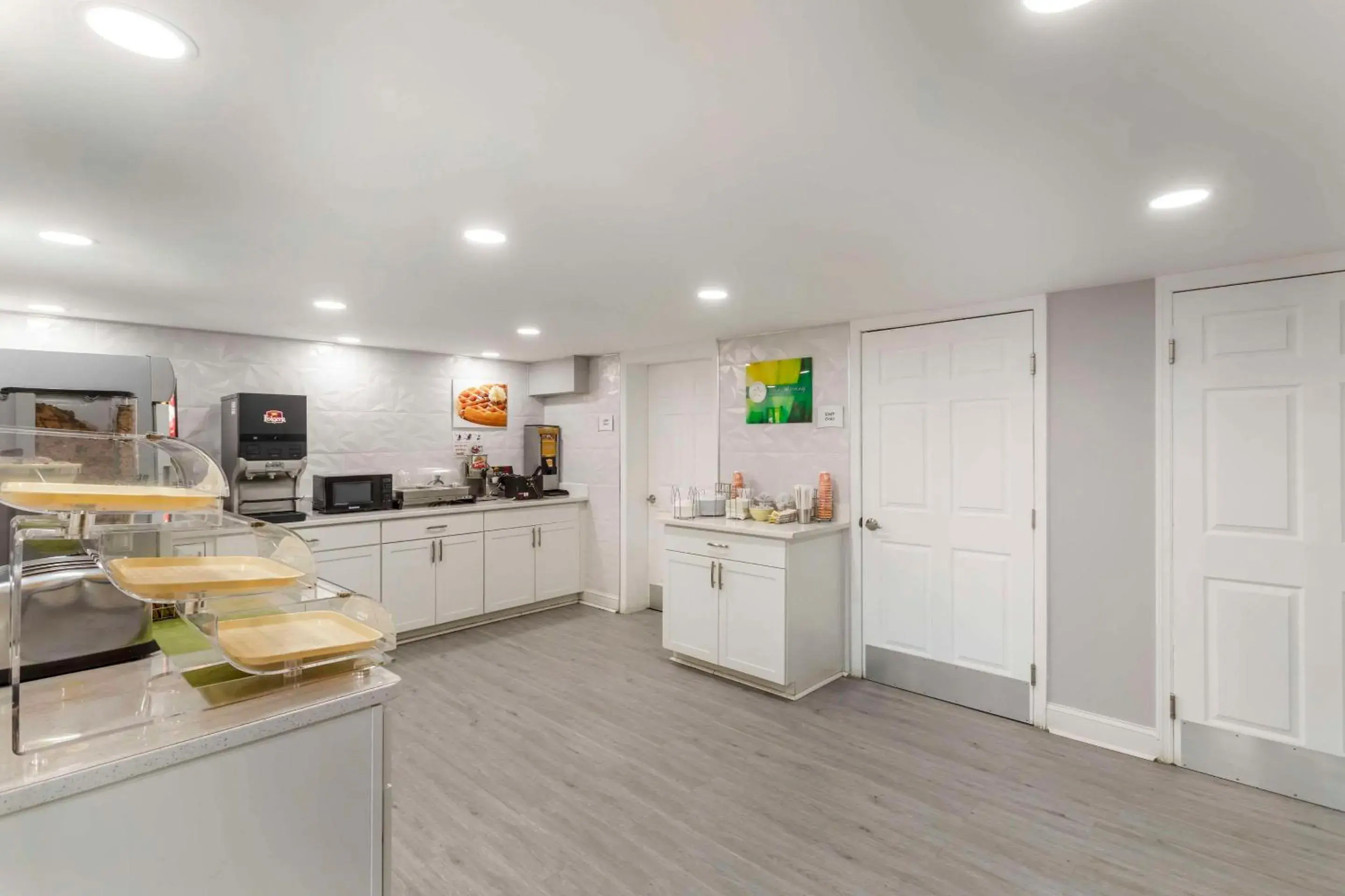 Breakfast in Quality Inn Gainesville near University Breakfast in Quality Inn Gainesville near University