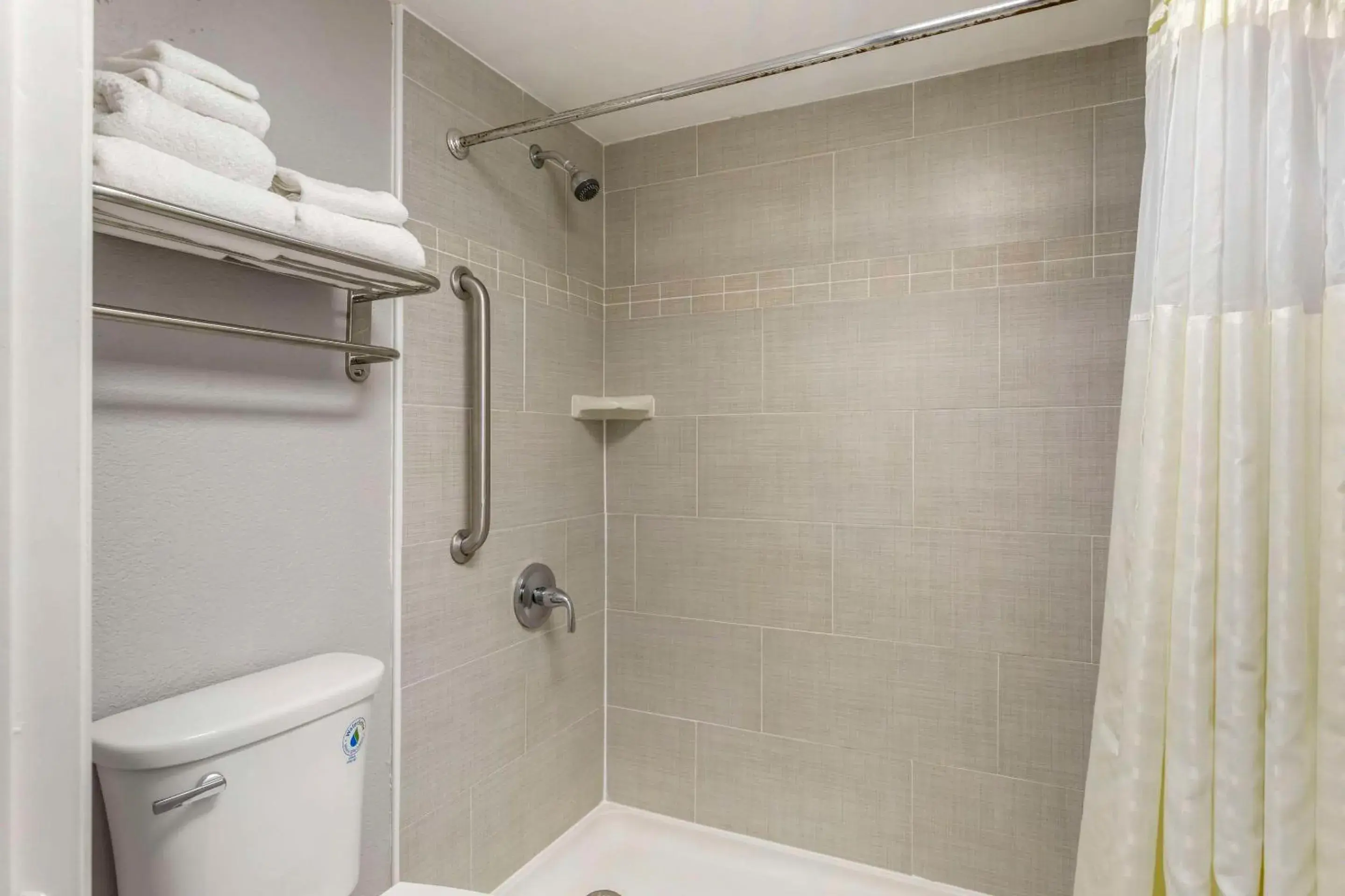 Bedroom in Quality Inn Gainesville near University Bedroom in Quality Inn Gainesville near University