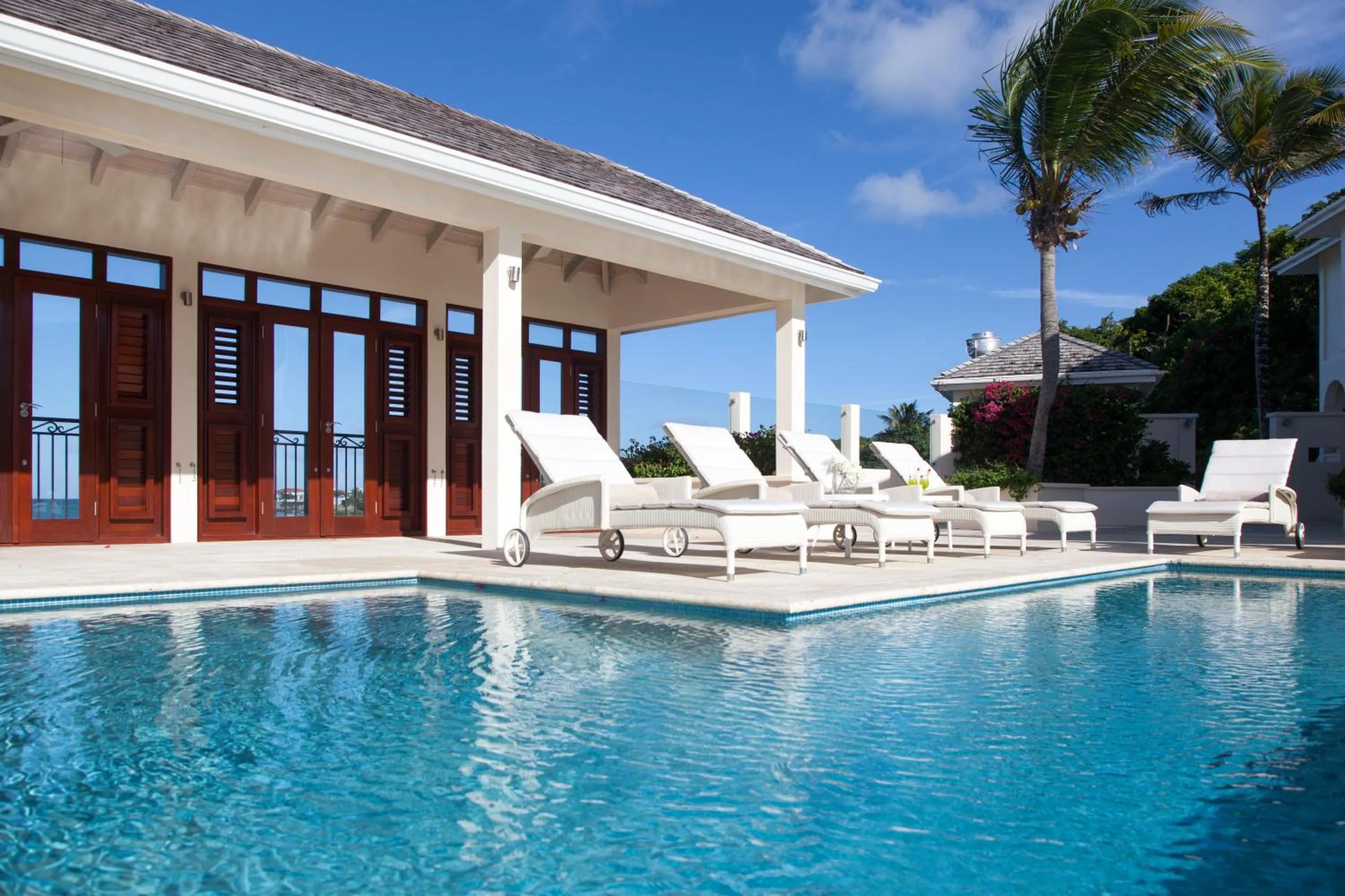 Swimming pool in Blue Waters Resort and Spa