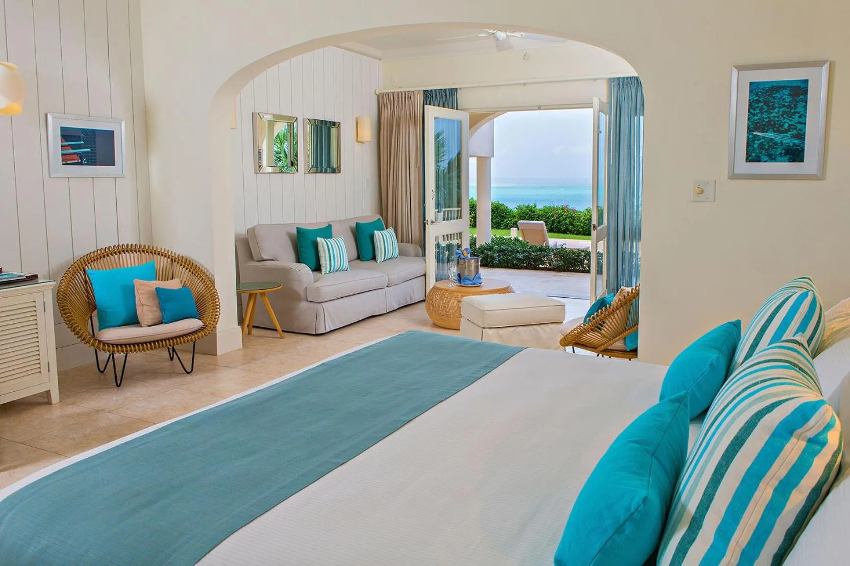 Photo of the whole room, Bed in Blue Waters Resort and Spa