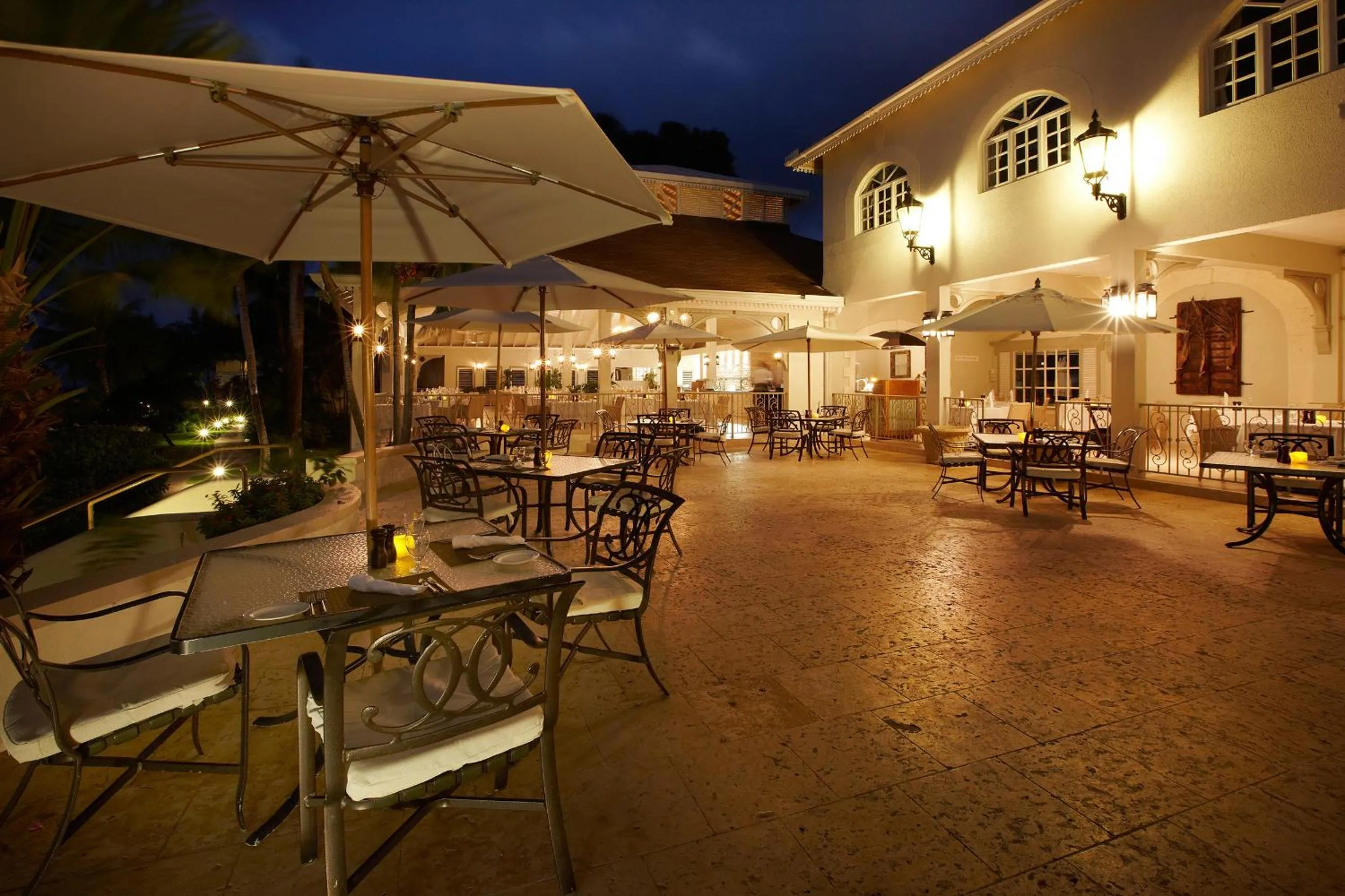 Restaurant/places to eat in Blue Waters Resort and Spa