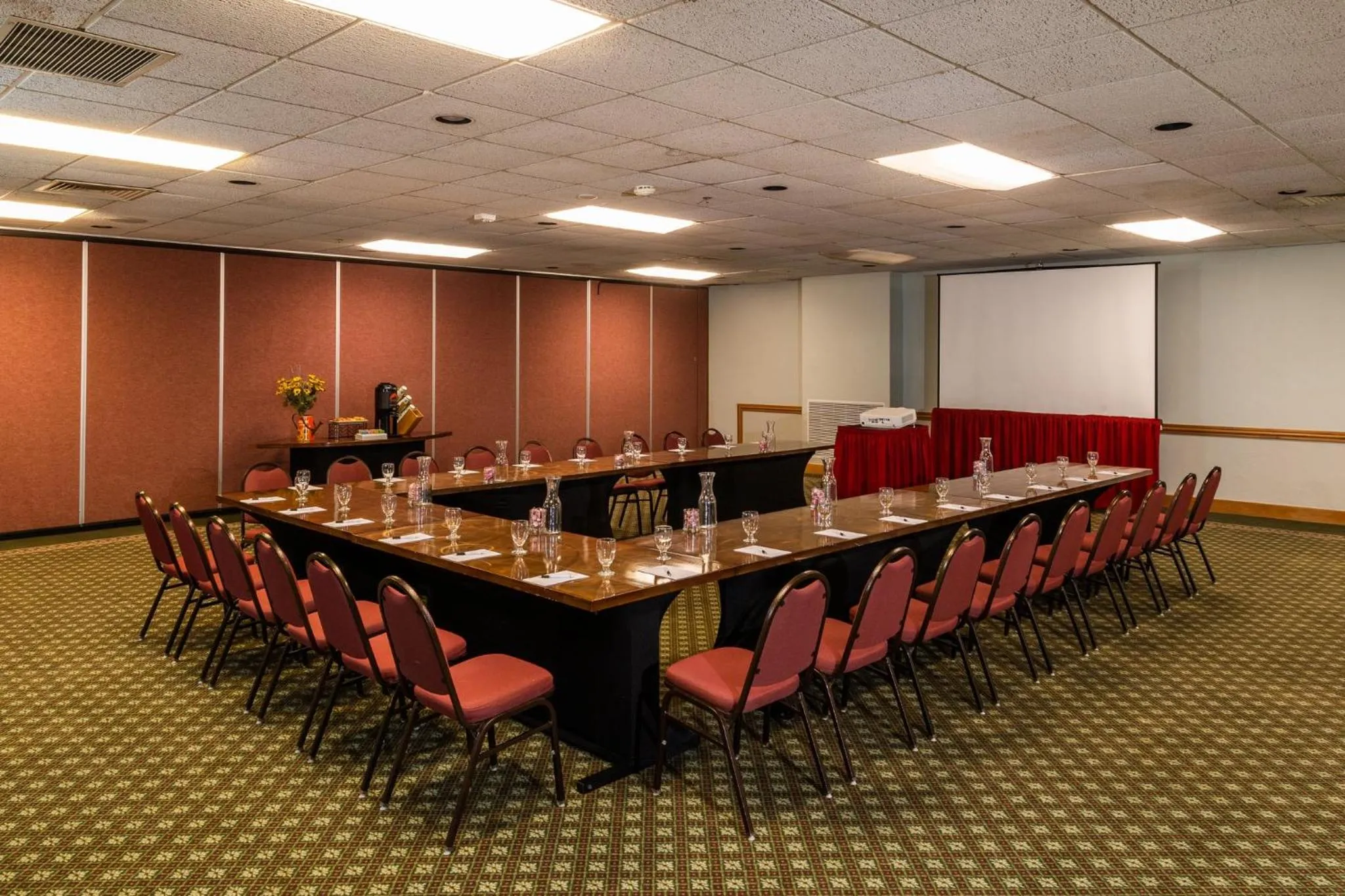 Meeting/conference room in Holiday Inn Estes Park by IHG