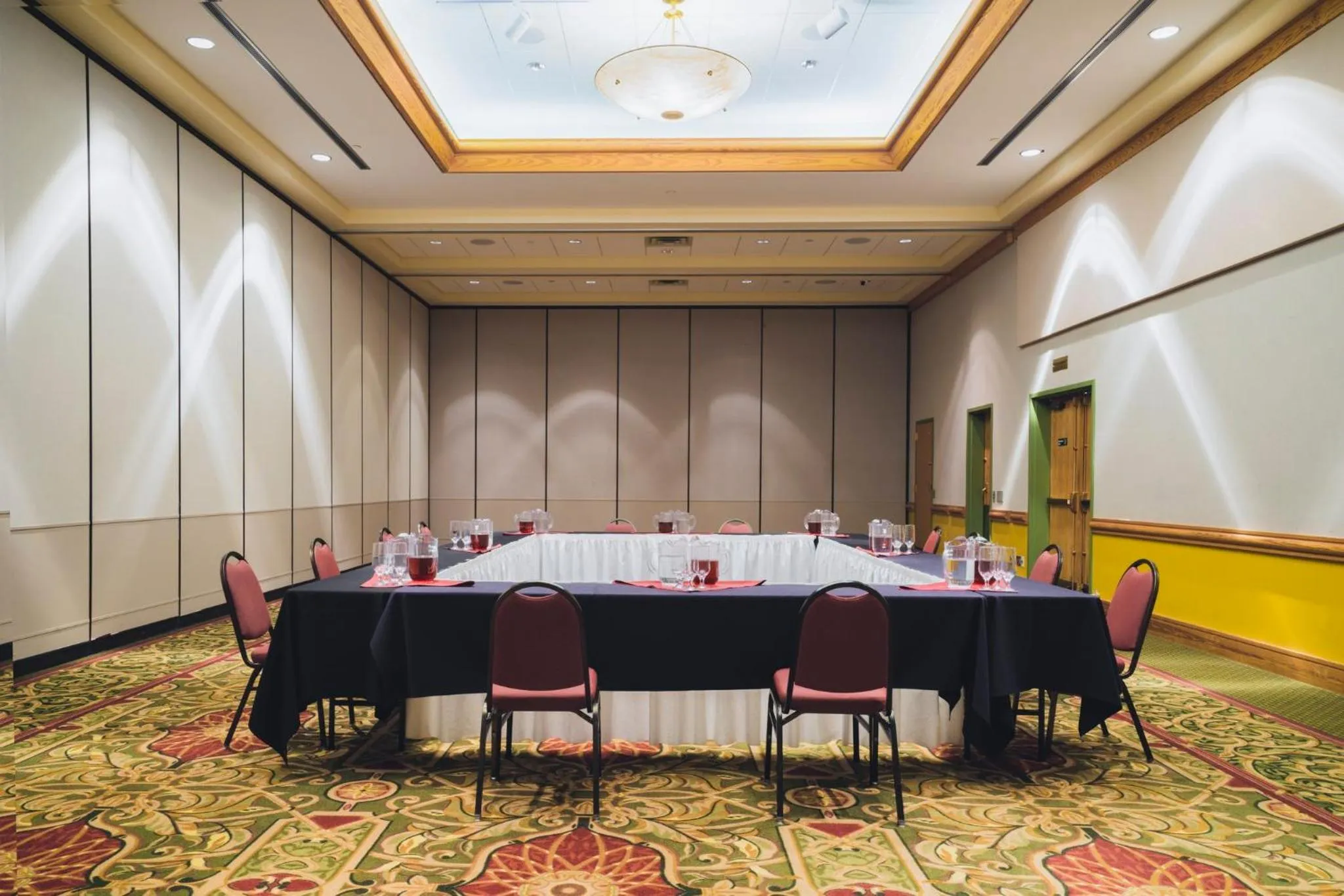 Meeting/conference room in Holiday Inn Estes Park by IHG