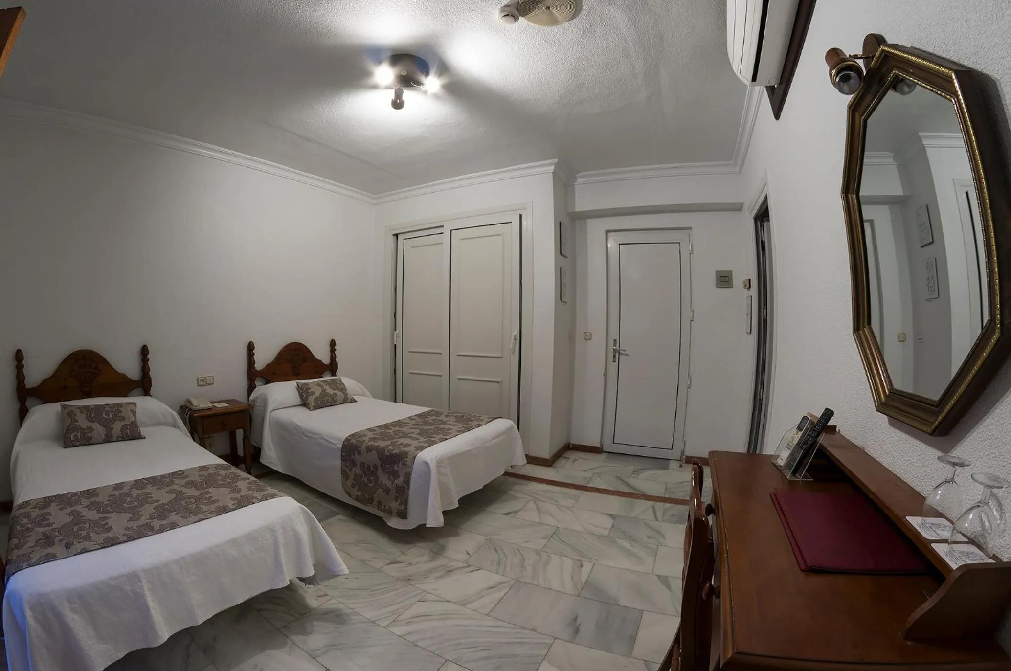 Bed in Hotel La Pinta