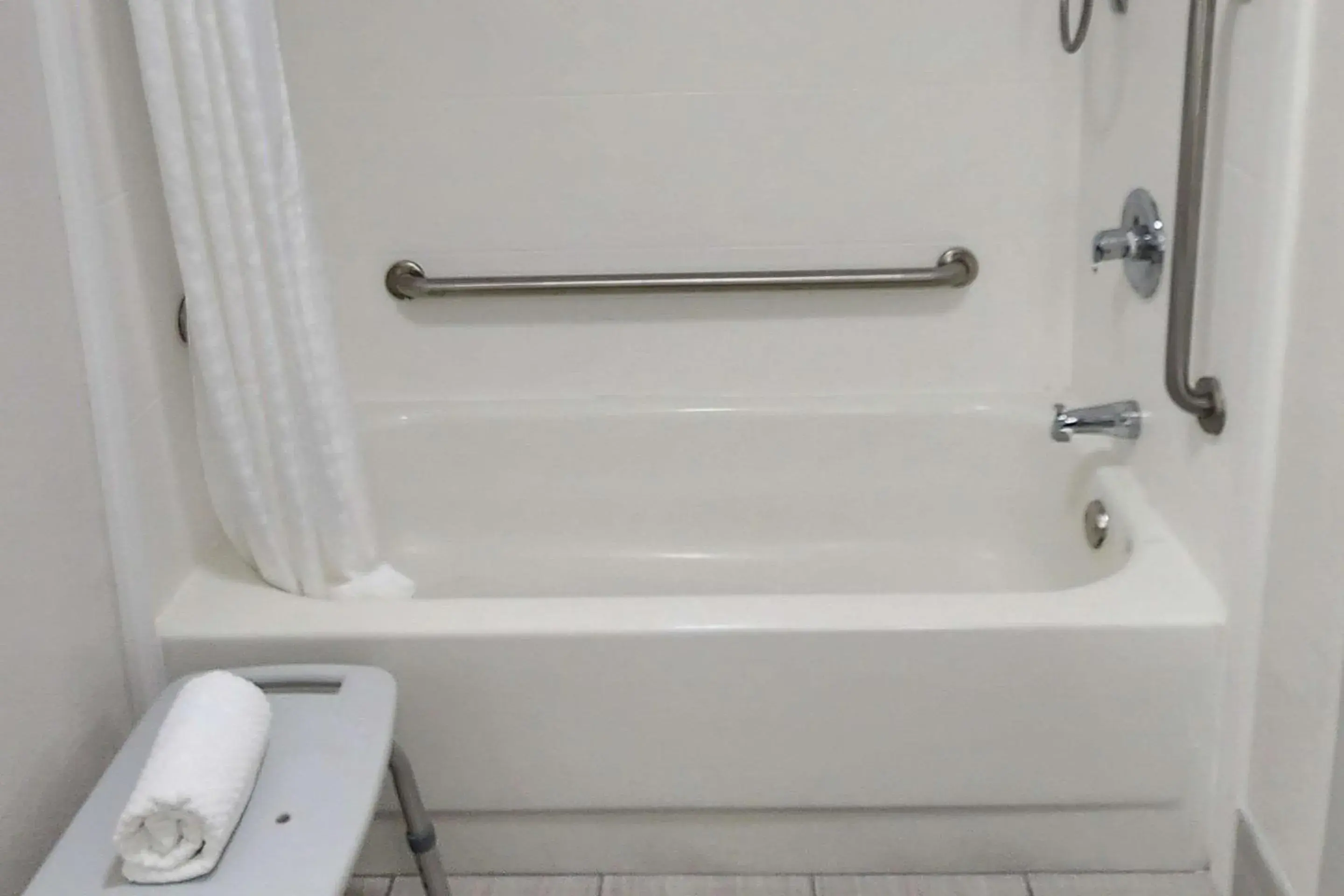 Bedroom in Comfort Inn Pensacola - University Area Bedroom in Comfort Inn Pensacola - University Area