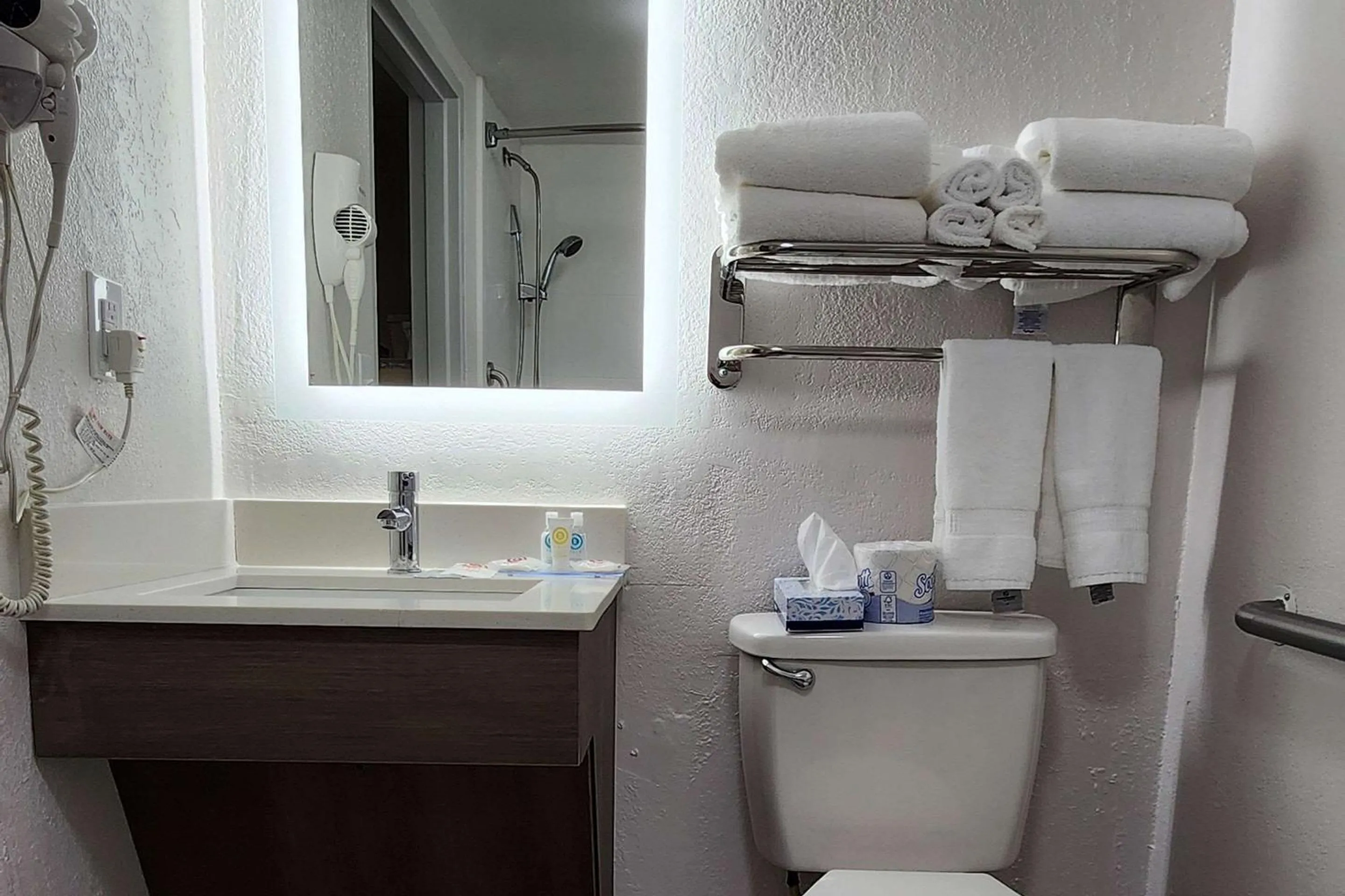 Bedroom in Comfort Inn Pensacola - University Area