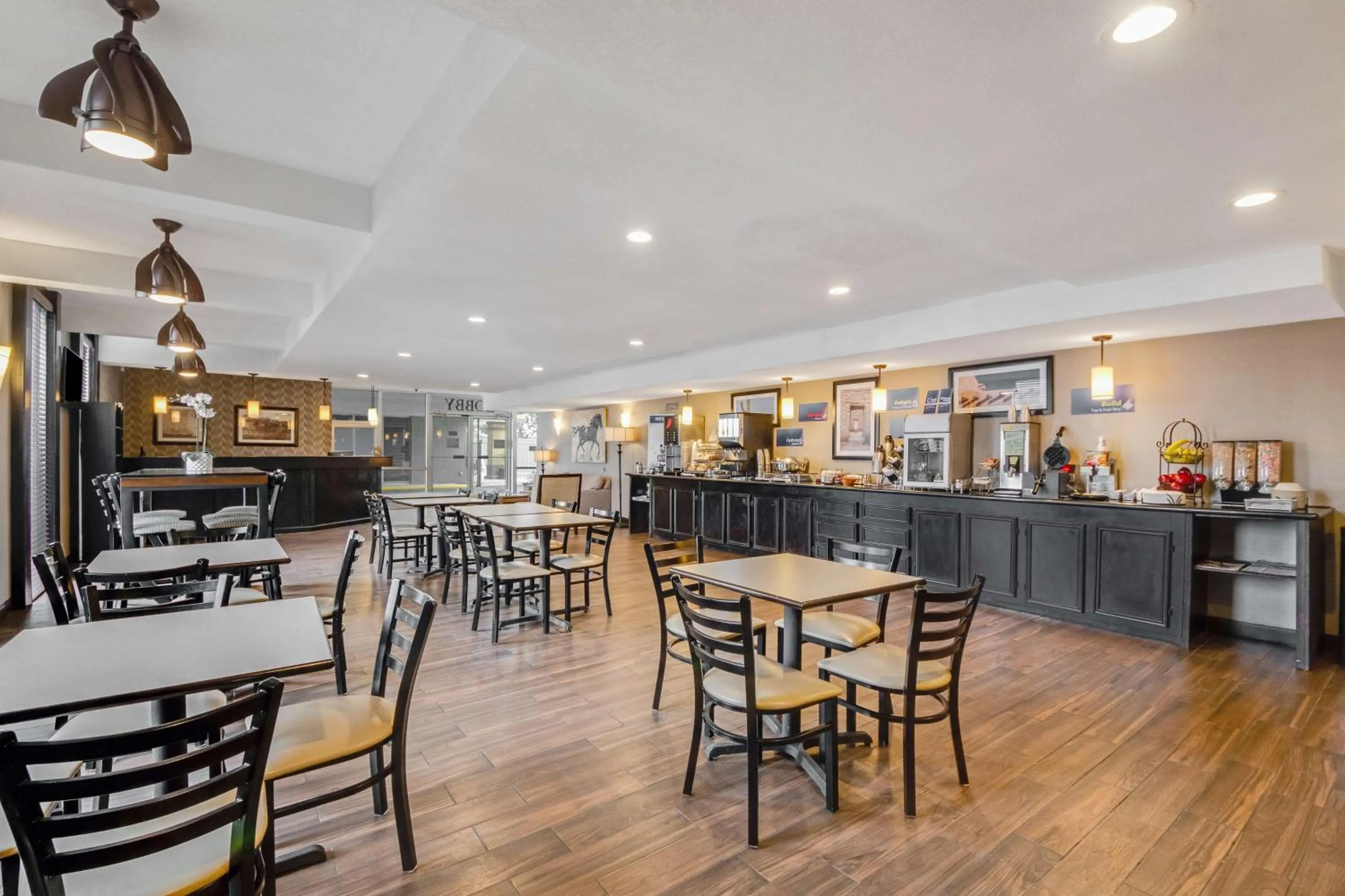 Breakfast in Best Western Inn of Del Rio