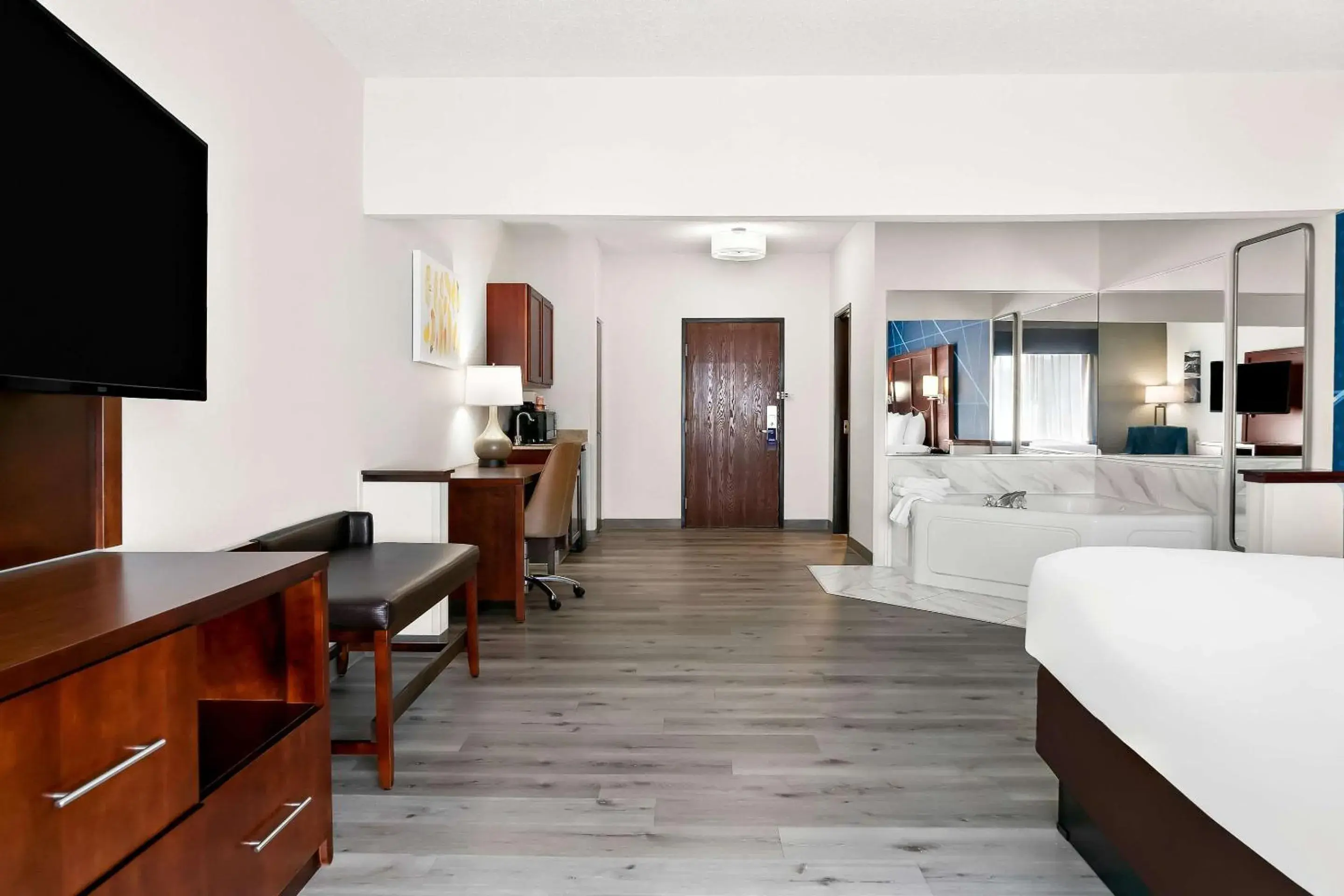 Bedroom, Bed in Comfort Suites Southfield-Detroit Bedroom, Bed in Comfort Suites Southfield-Detroit