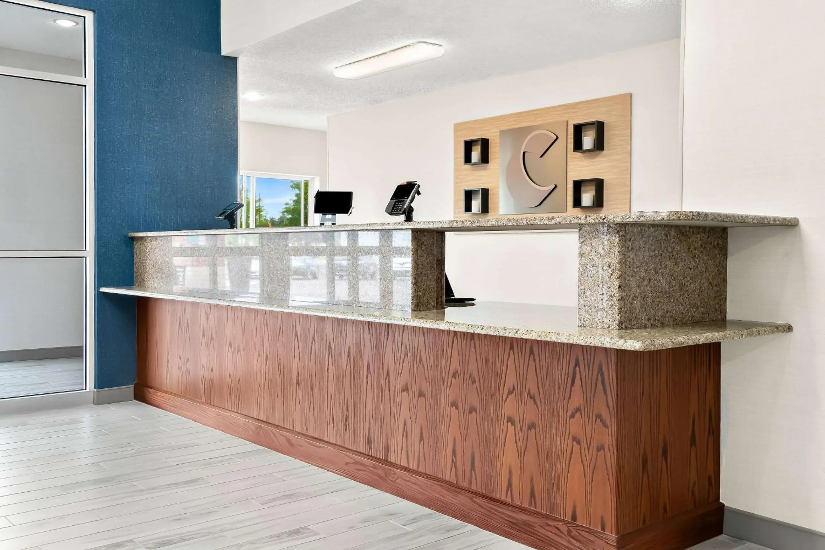 Lobby or reception in Comfort Suites Southfield-Detroit Lobby or reception in Comfort Suites Southfield-Detroit