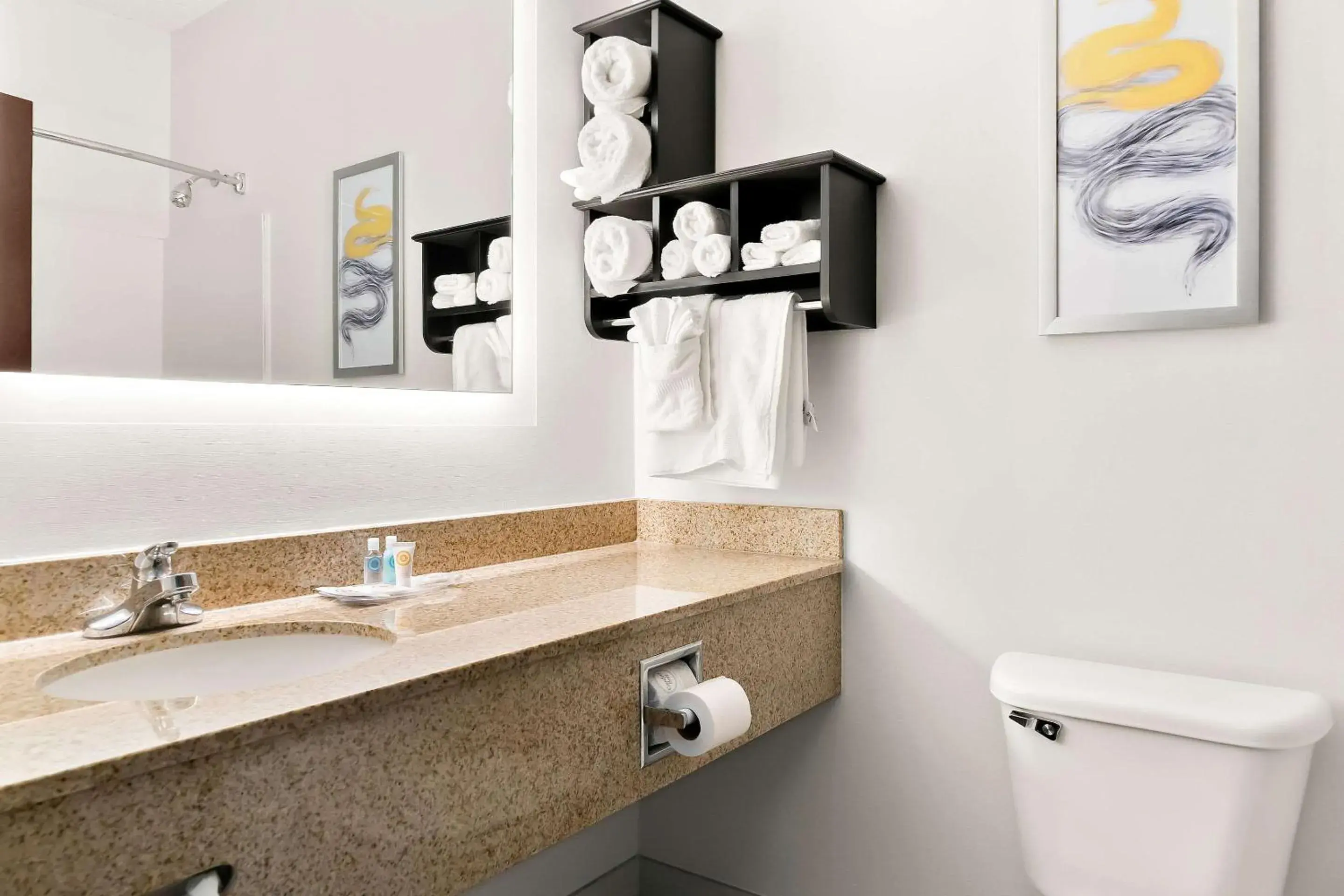 Bedroom in Comfort Suites Southfield-Detroit Bedroom in Comfort Suites Southfield-Detroit