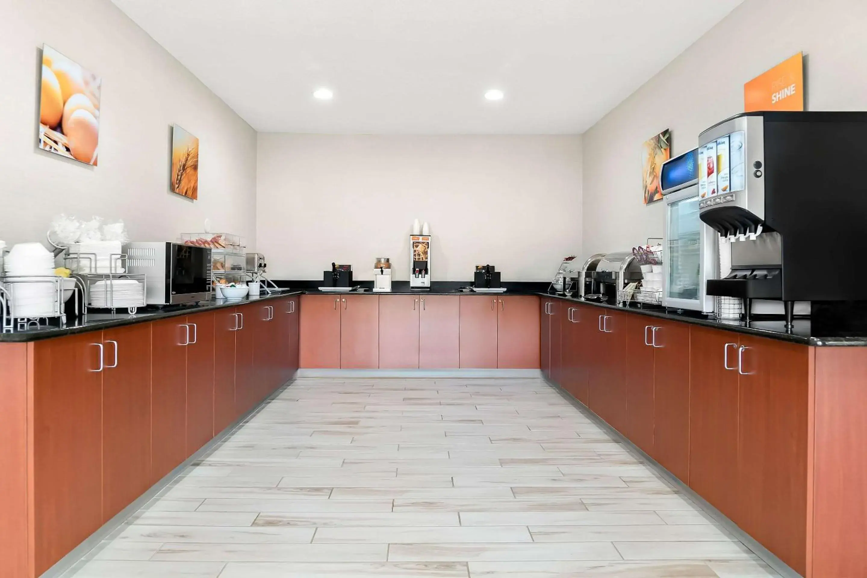 Breakfast in Comfort Suites Southfield-Detroit Breakfast in Comfort Suites Southfield-Detroit