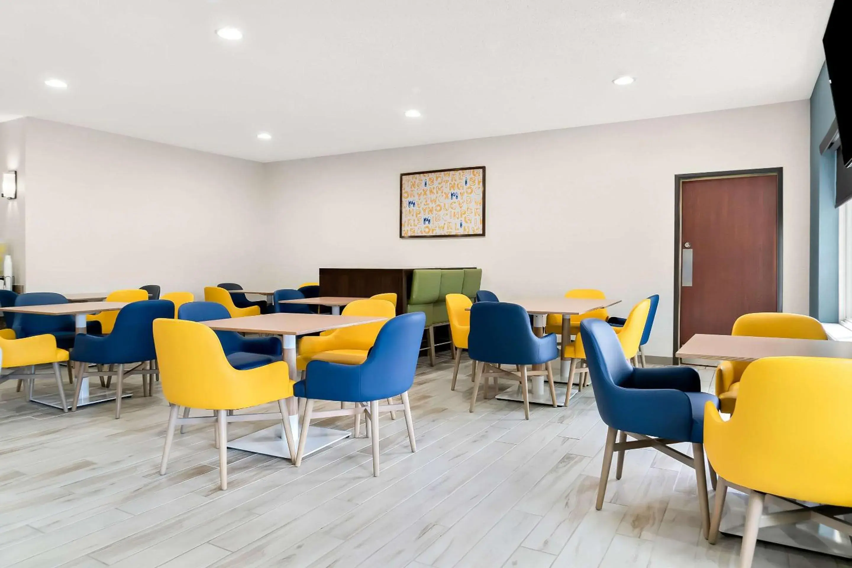 Breakfast in Comfort Suites Southfield-Detroit Breakfast in Comfort Suites Southfield-Detroit