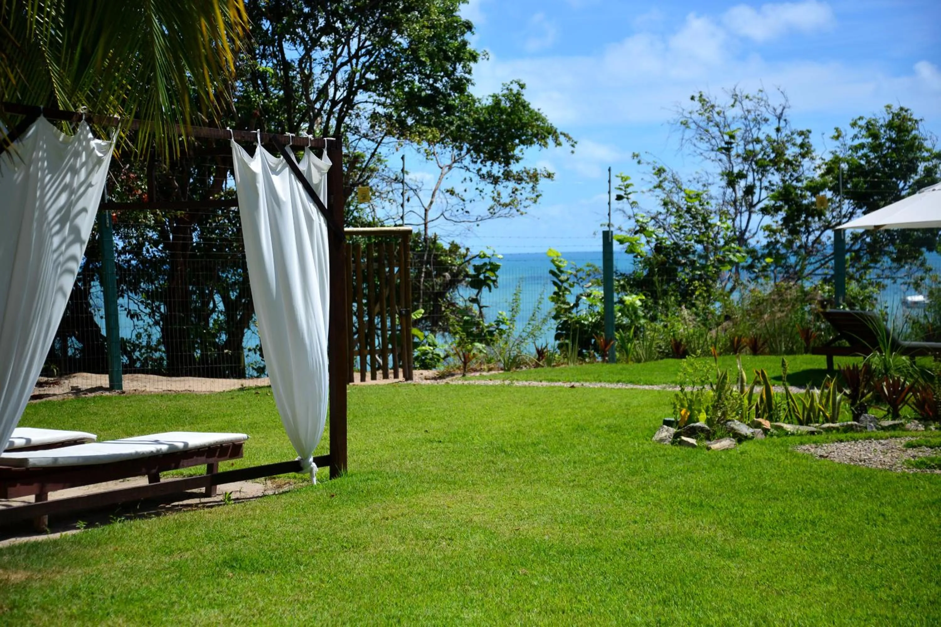 Garden in Pousada Enseada Dos Golfinhos