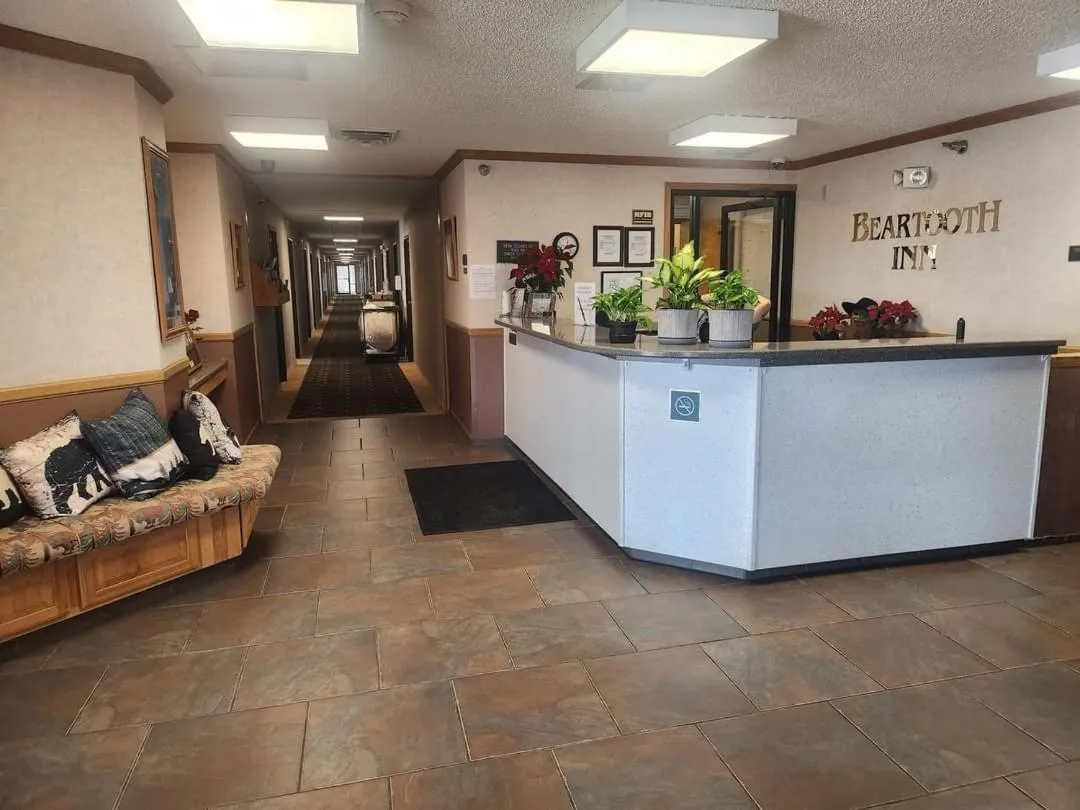 Lobby or reception in Beartooth Inn