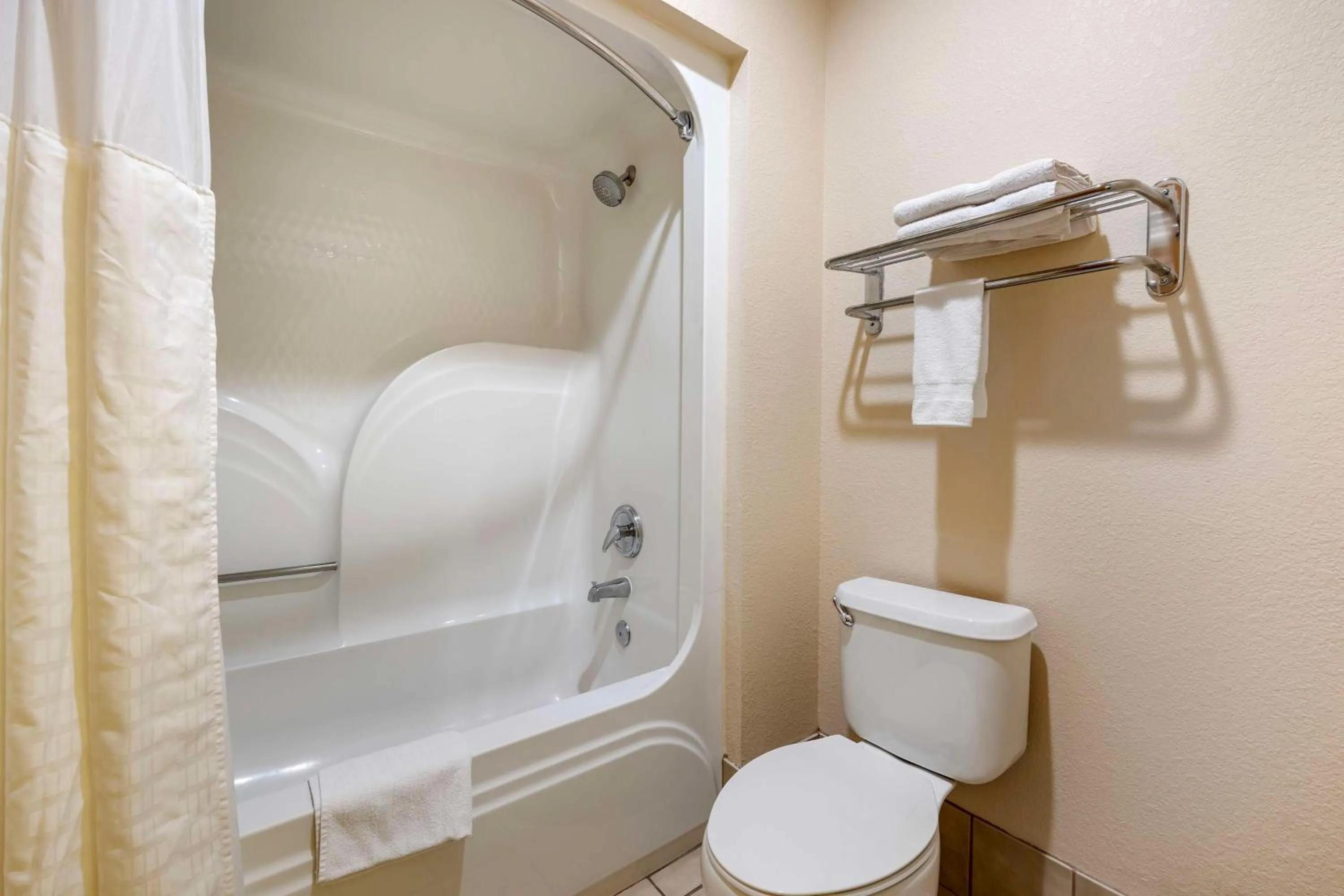 Bathroom in Best Western Anthony/West El Paso