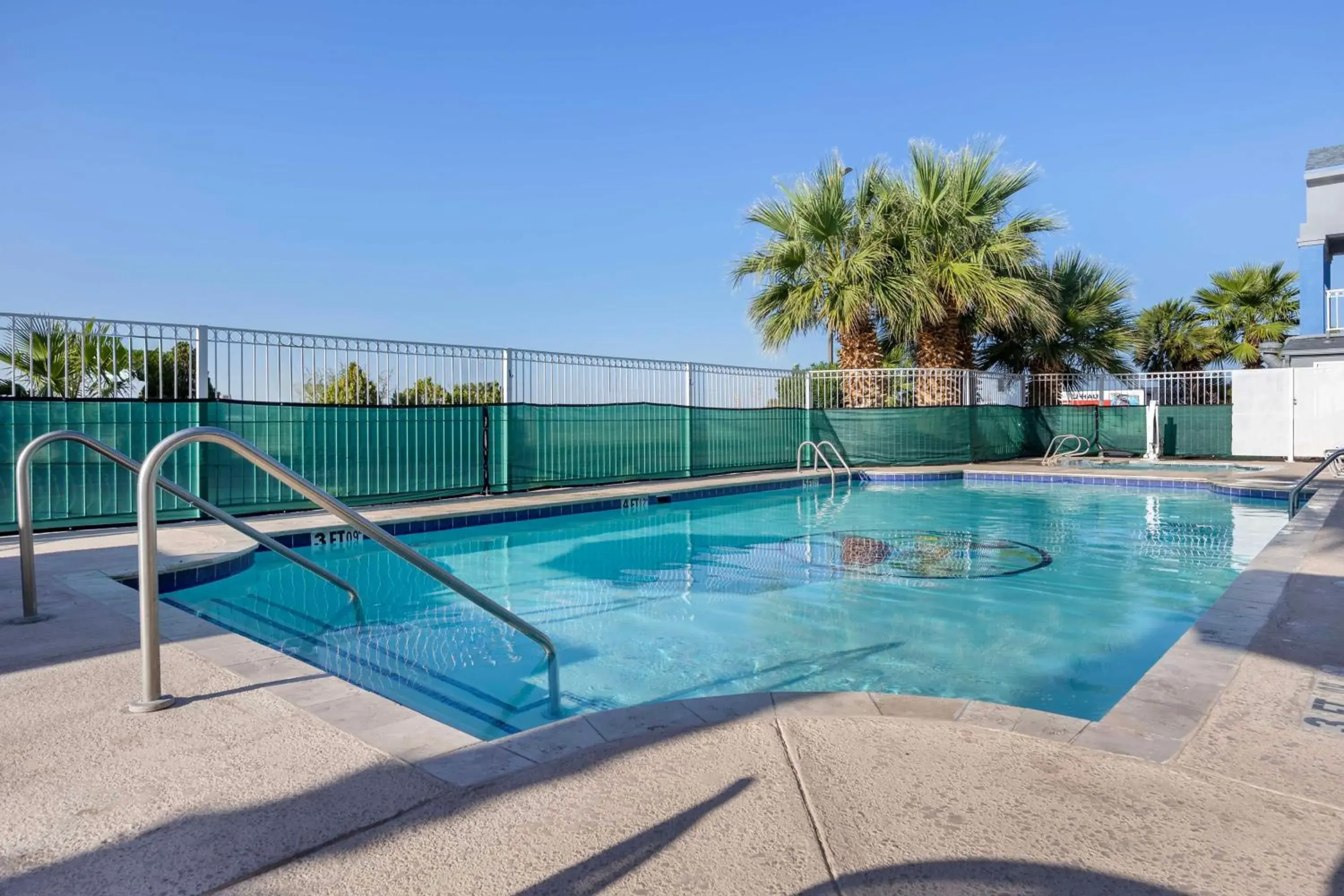 Pool view in Best Western Anthony/West El Paso Pool view in Best Western Anthony/West El Paso