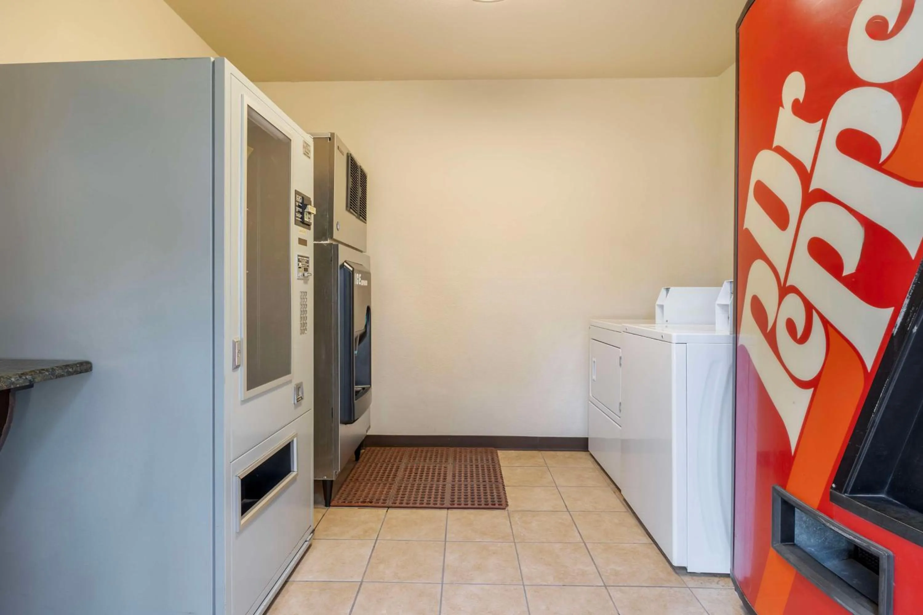 Property building in Best Western Anthony/West El Paso