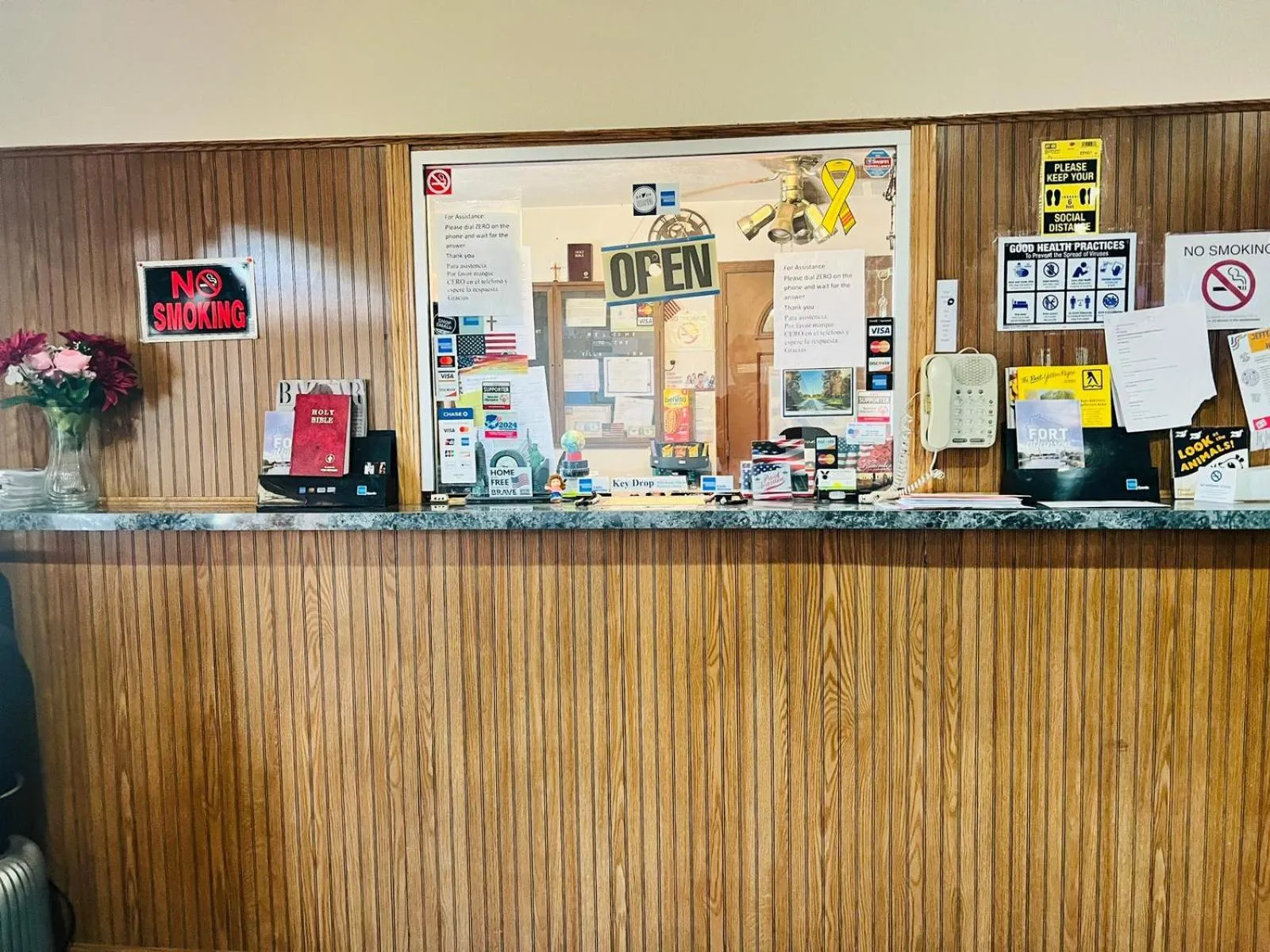 Lobby or reception in Villa Inn Motel Near Hwy 12 WI Capital O