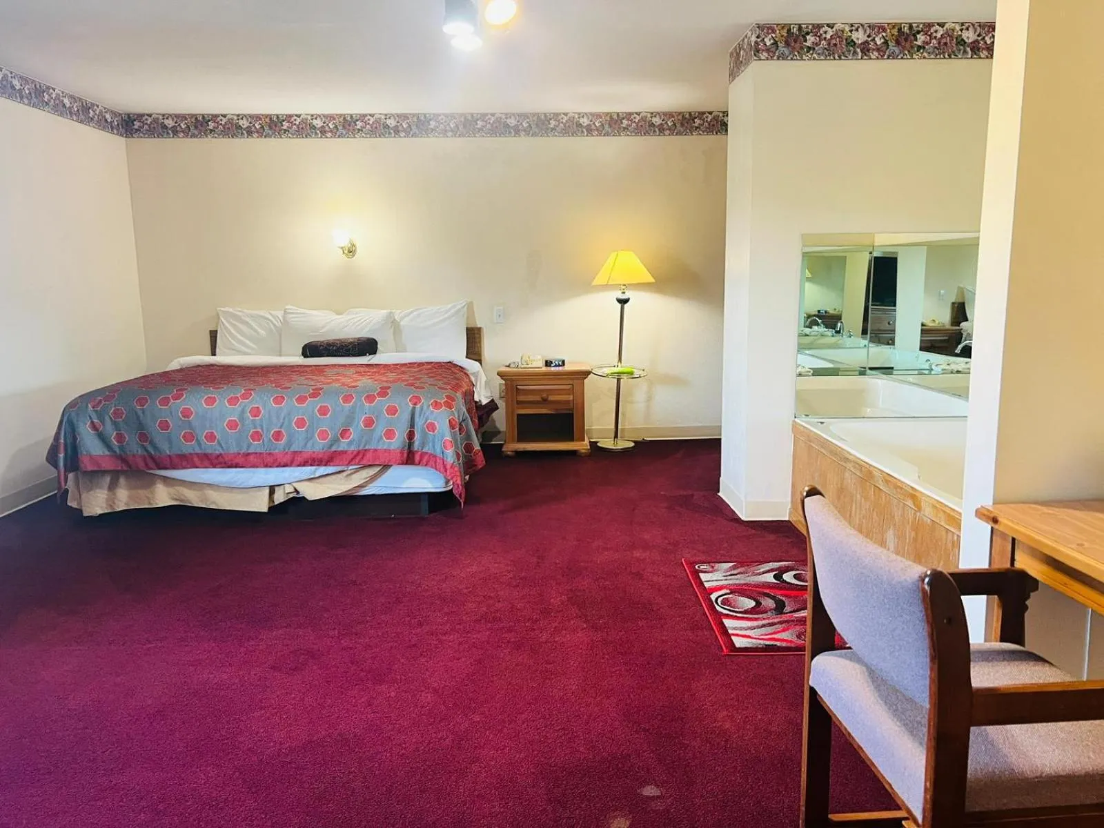 Bedroom in Villa Inn Motel Near Hwy 12 WI Capital O