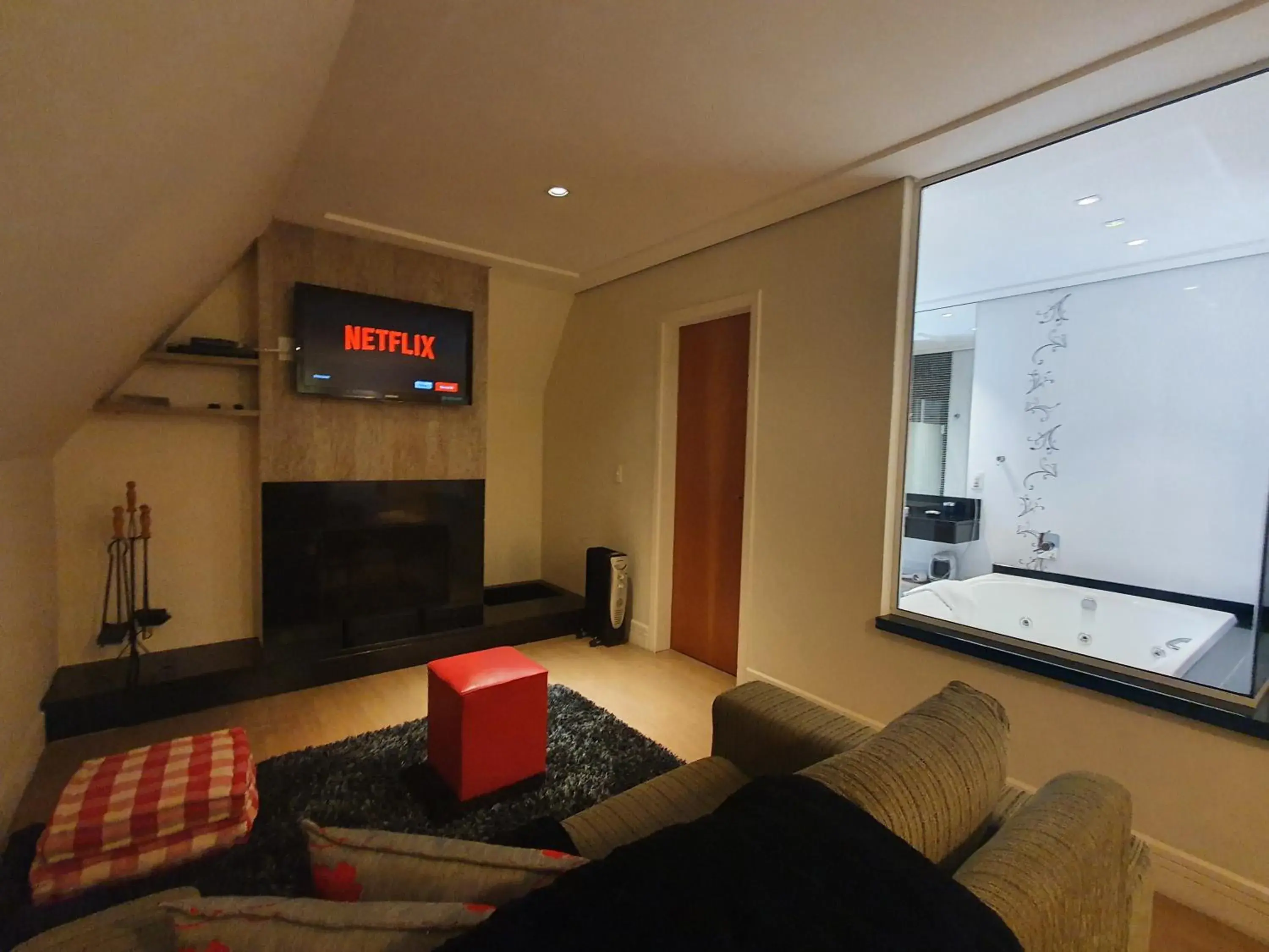 Superior Double Room - single occupancy in Pousada Annecy - CAPIVARI Fácil acesso ao centrinho e Baden Bar Superior Double Room - single occupancy in Pousada Annecy - CAPIVARI Fácil acesso ao centrinho e Baden Bar