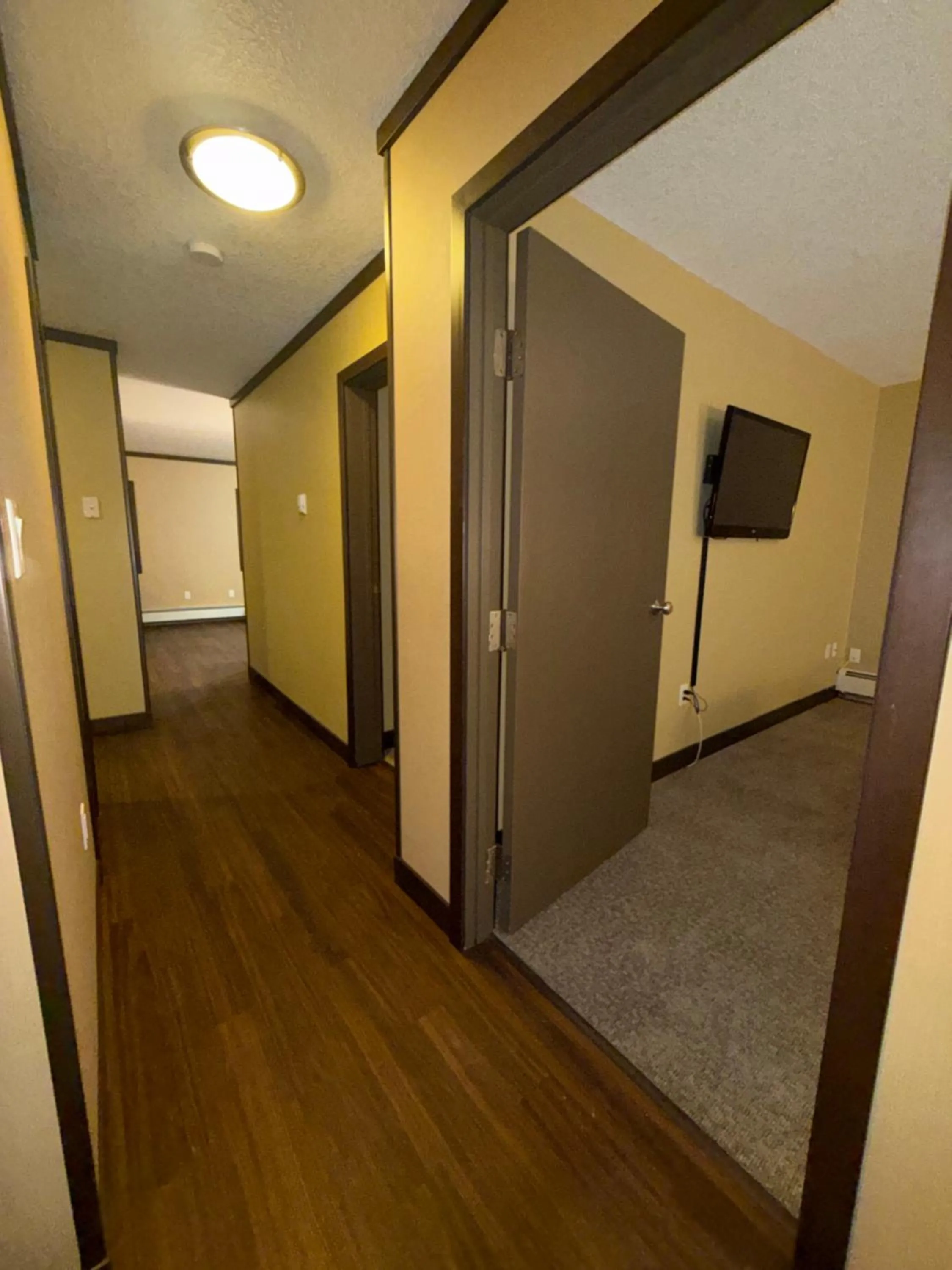 wardrobe in Siding 16 Lodge