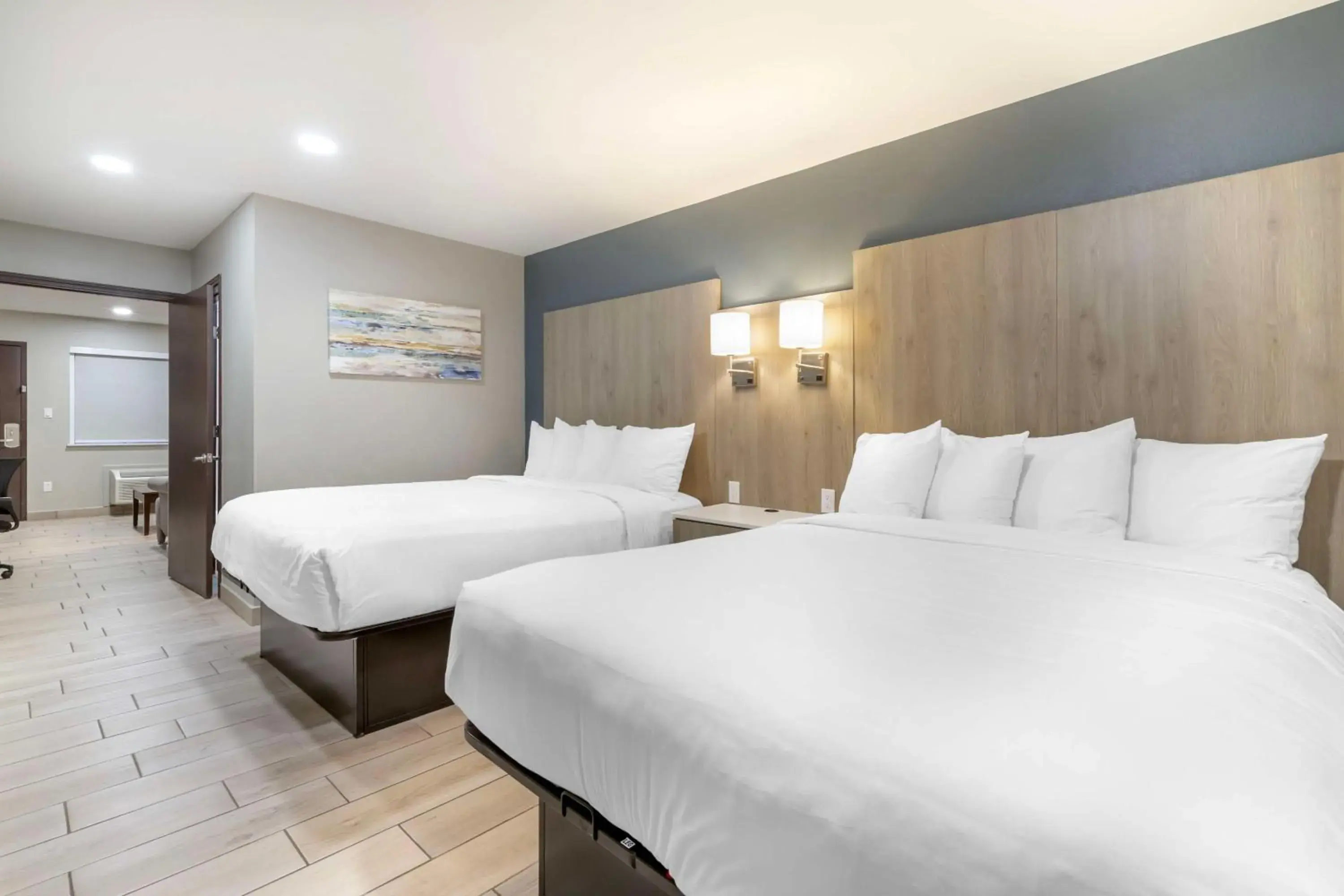 Photo of the whole room, Bed in Best Western Plus Edinburg Inn & Suites Photo of the whole room, Bed in Best Western Plus Edinburg Inn & Suites