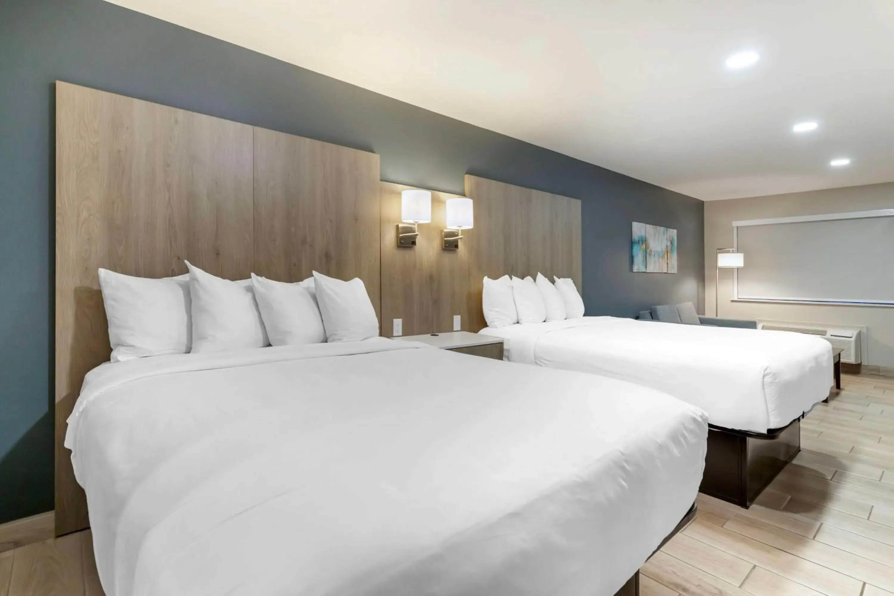 Photo of the whole room, Bed in Best Western Plus Edinburg Inn & Suites Photo of the whole room, Bed in Best Western Plus Edinburg Inn & Suites