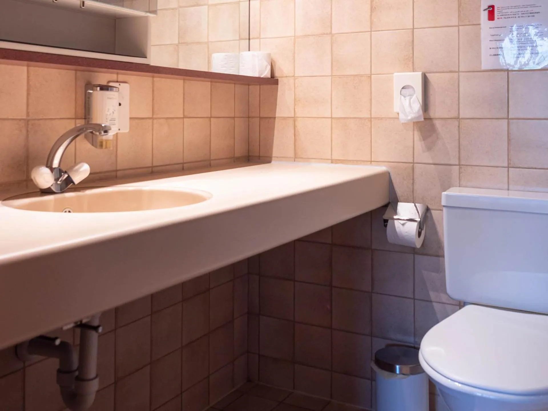 Toilet in Hotel Gletscherblick Grindelwald