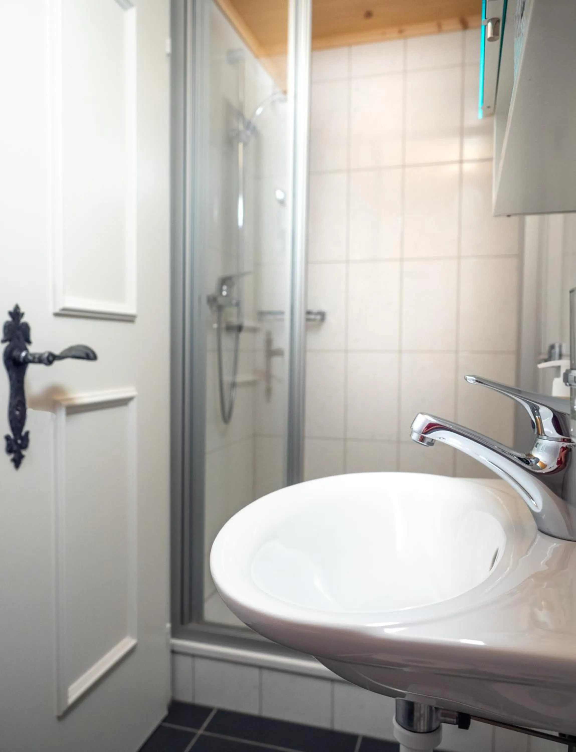 Shower in Hotel Gletscherblick Grindelwald