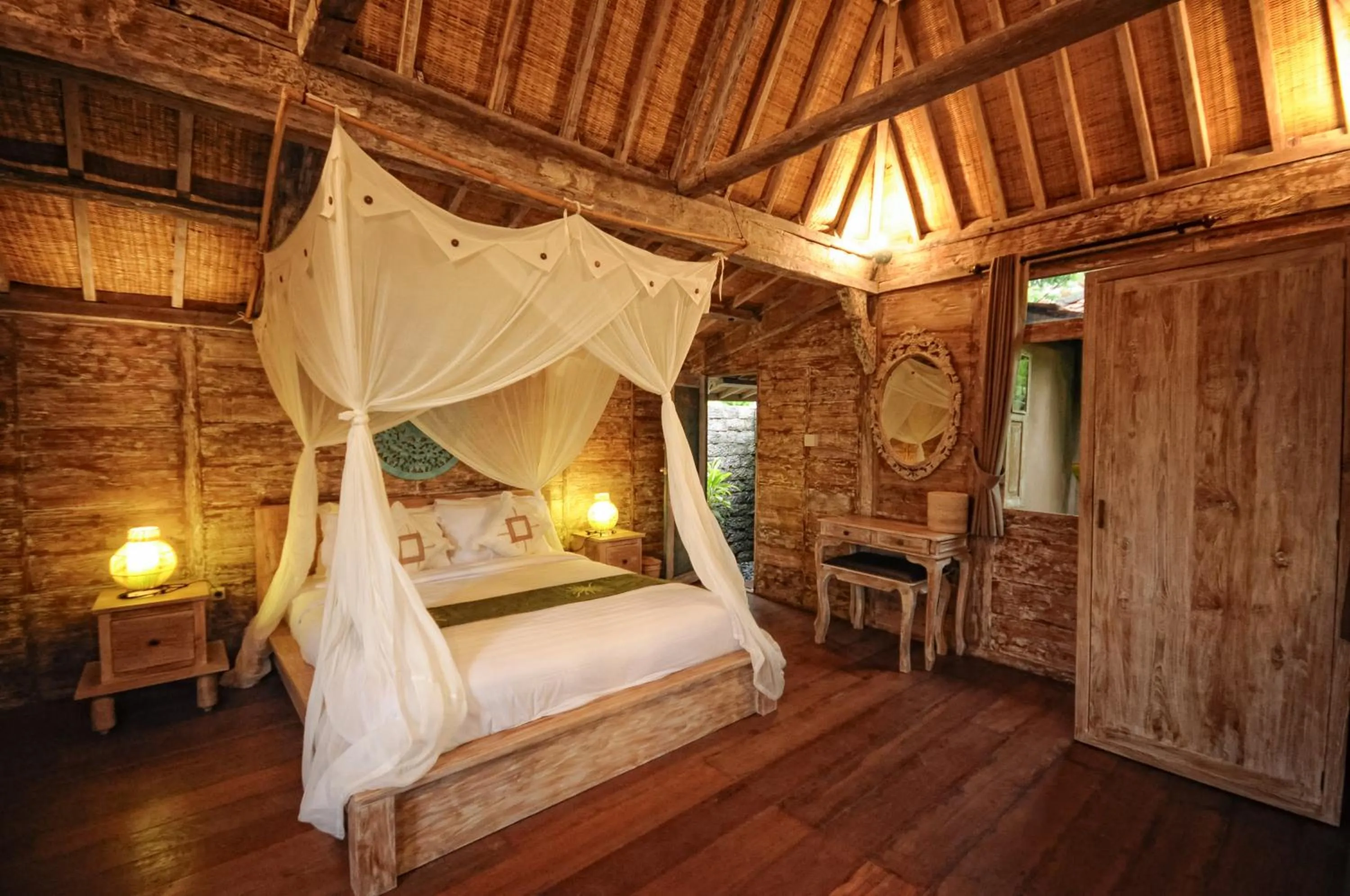 Photo of the whole room, Bed in Ubud Art Resort