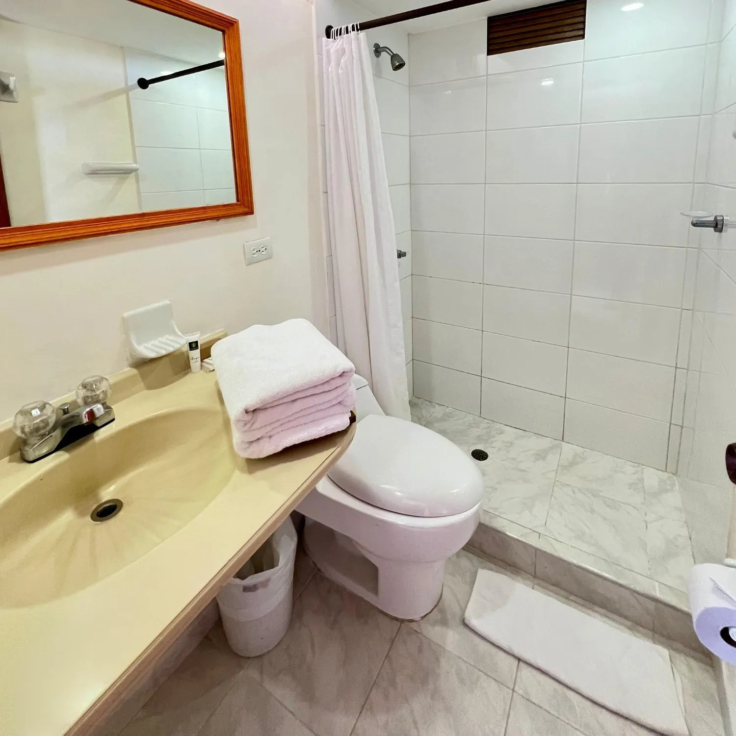 Shower in Hotel Casa Ballesteros